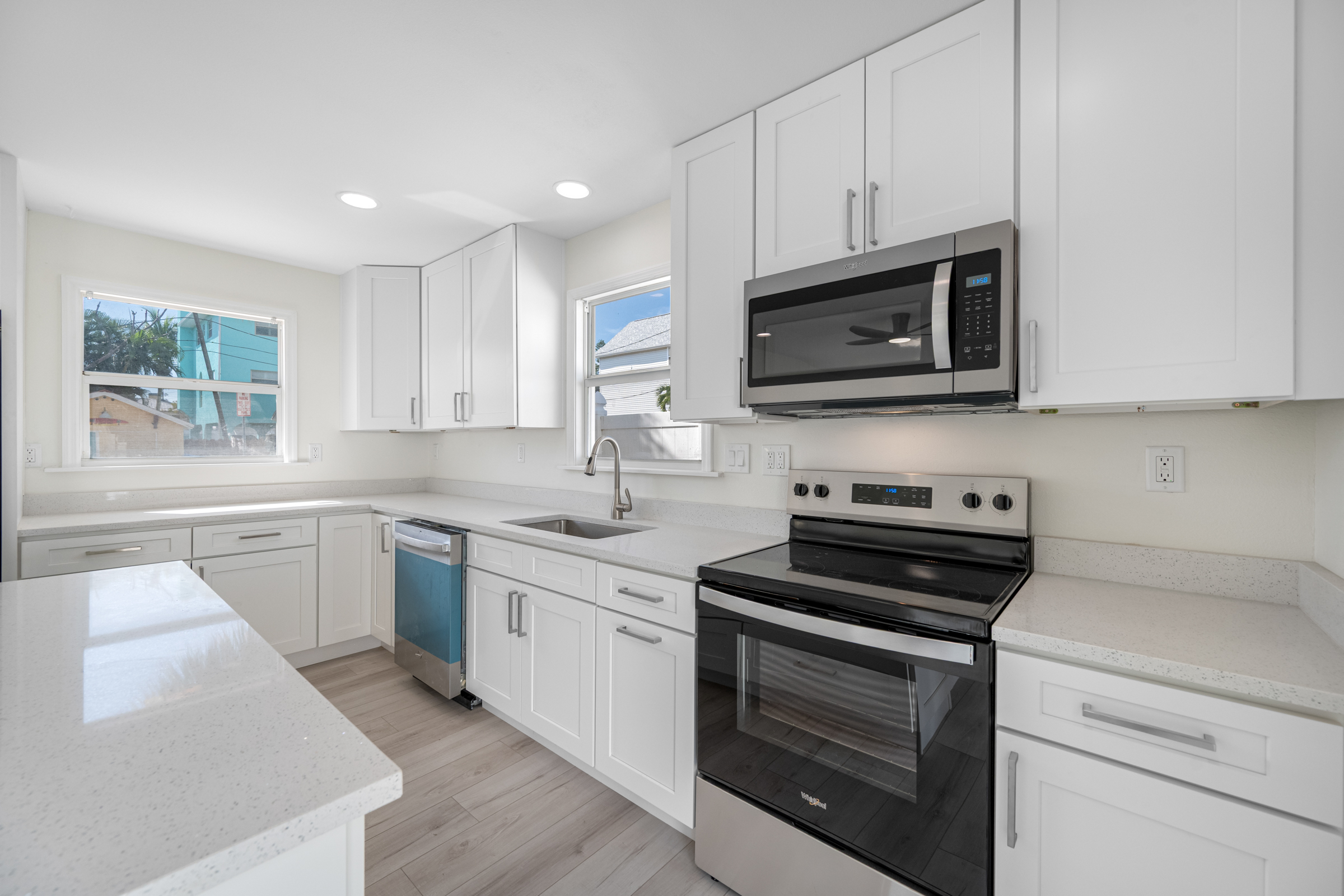 Treasure Island, Florida, 33706, United States, 3 Bedrooms Bedrooms, ,2 BathroomsBathrooms,Residential,For Sale,1983263