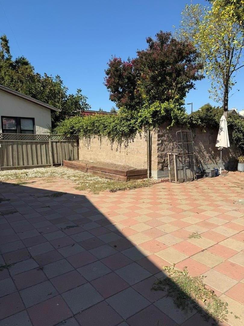 Hayward, California, 94541, United States, 2 Bedrooms Bedrooms, ,1 BathroomBathrooms,Residential,For Sale,1944993