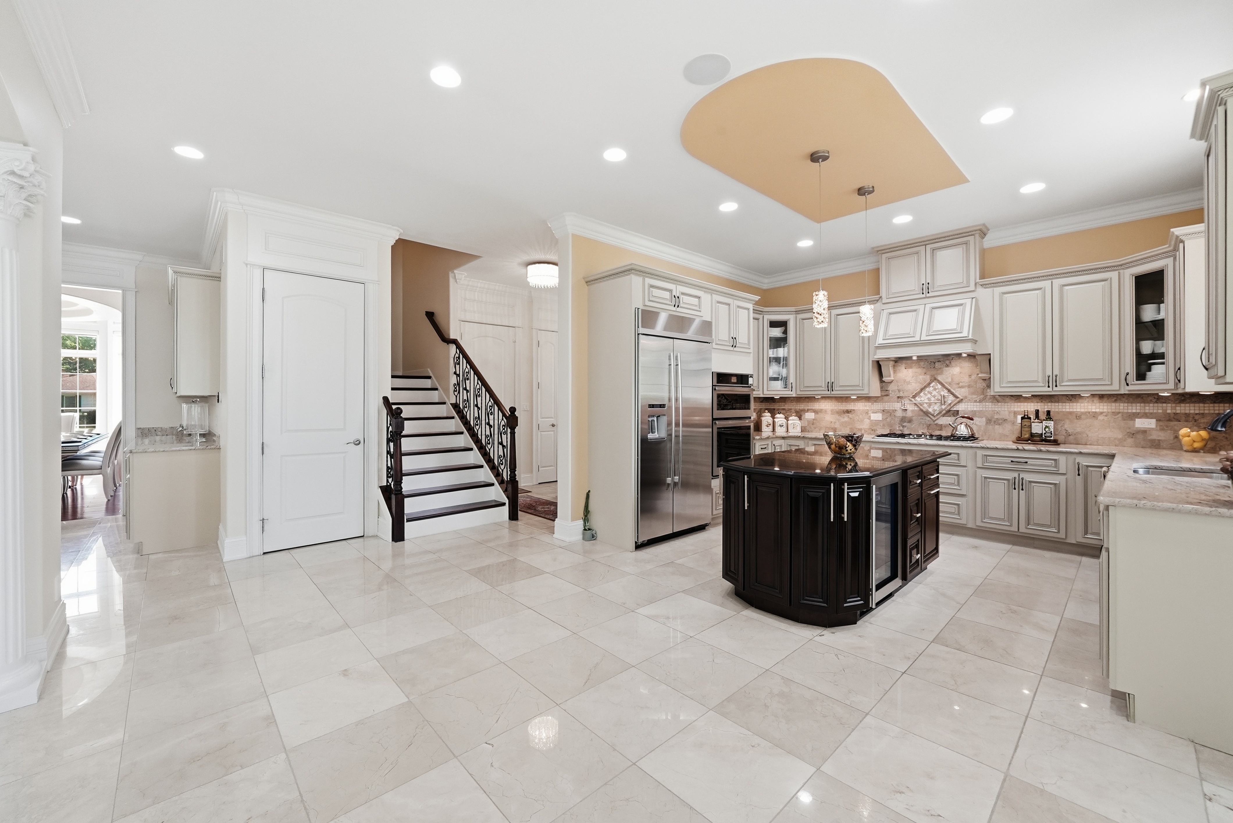  Perfectly Positioned in the Prestigious Golfview Hills Community of Hinsdale - 物件實景