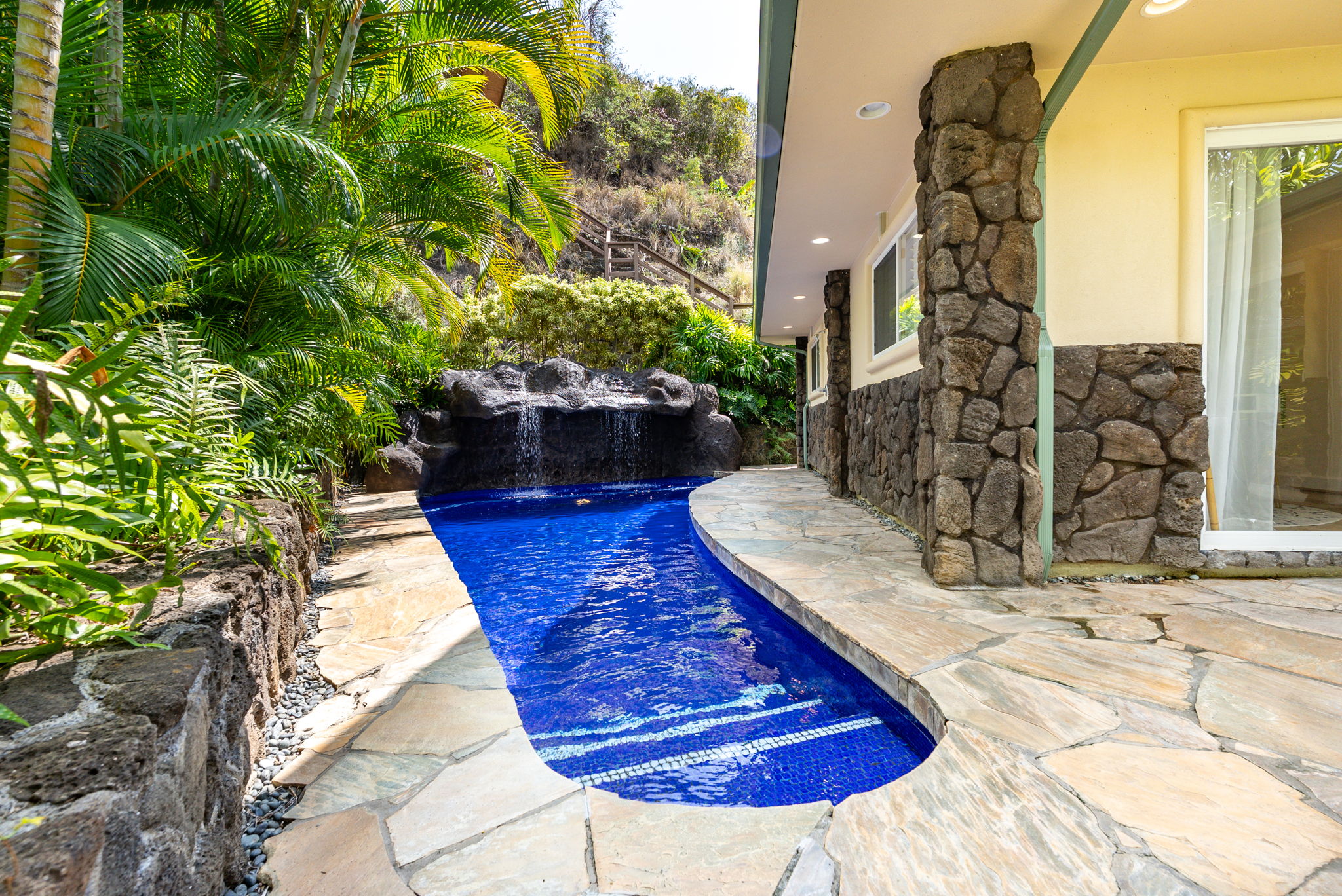 Kailua, Hawaii, 96734, United States, 6 Bedrooms Bedrooms, ,4 BathroomsBathrooms,Residential,For Sale,1981977