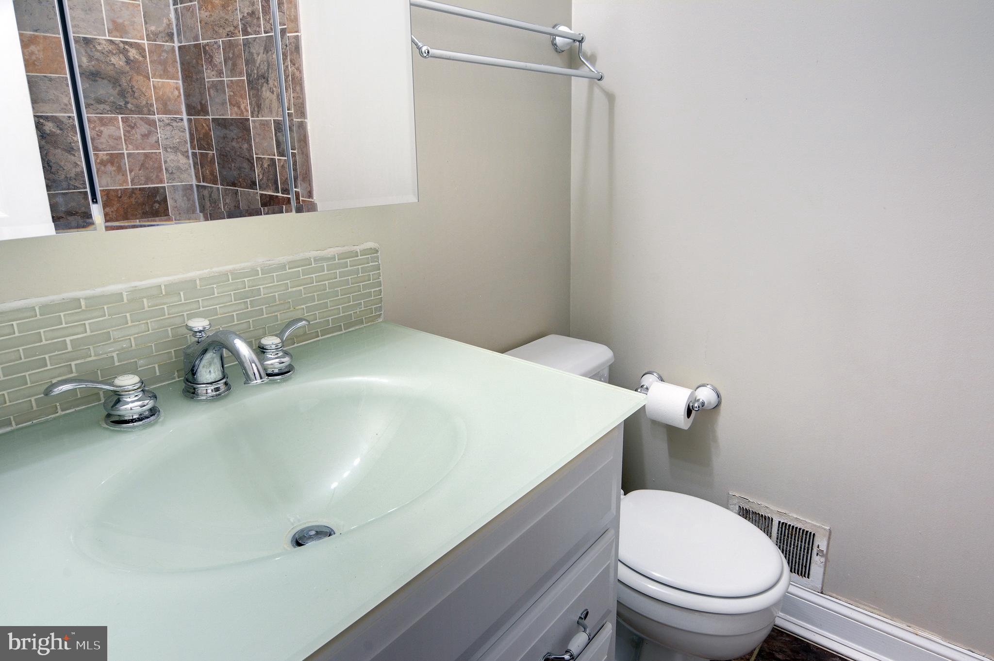 Centreville, Virginia, 20120, United States, 4 Bedrooms Bedrooms, ,3 BathroomsBathrooms,Residential,For Sale,1920404