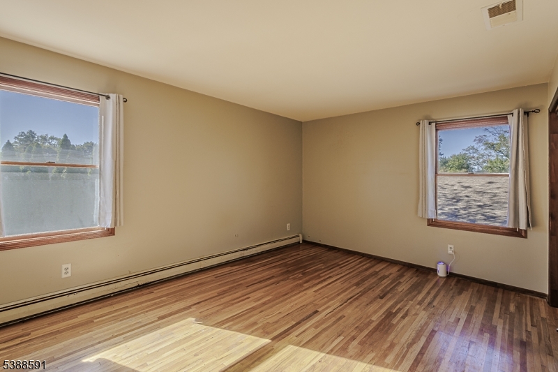 Plainfield City, New Jersey, 07060, United States, 4 Bedrooms Bedrooms, ,2 BathroomsBathrooms,Residential,For Sale,1961525