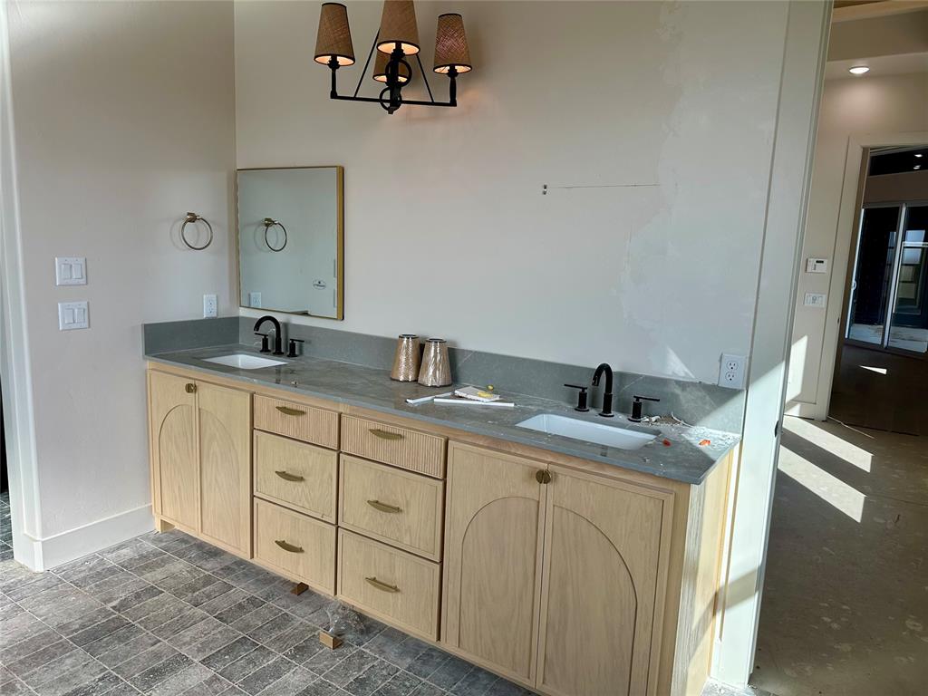 Goldsby, Oklahoma, 73093, United States, 4 Bedrooms Bedrooms, ,5 BathroomsBathrooms,Residential,For Sale,1992397