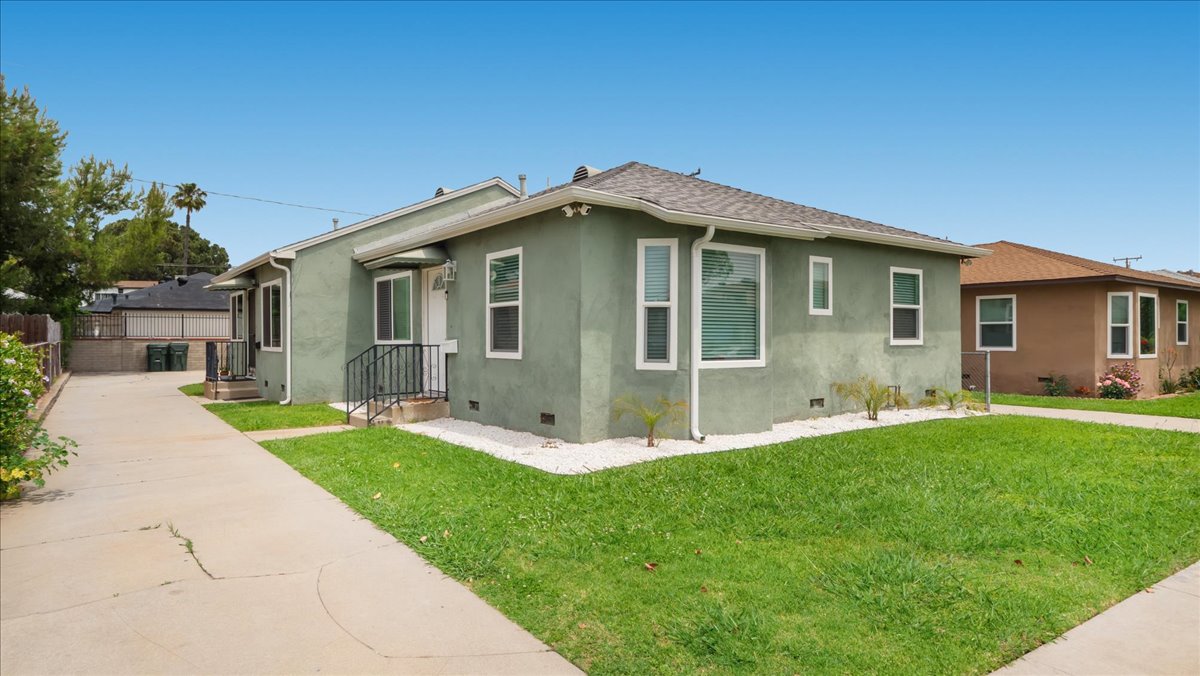 Montebello, California, 90640, United States, 2 Bedrooms Bedrooms, ,2 BathroomsBathrooms,Residential,For Sale,1930342