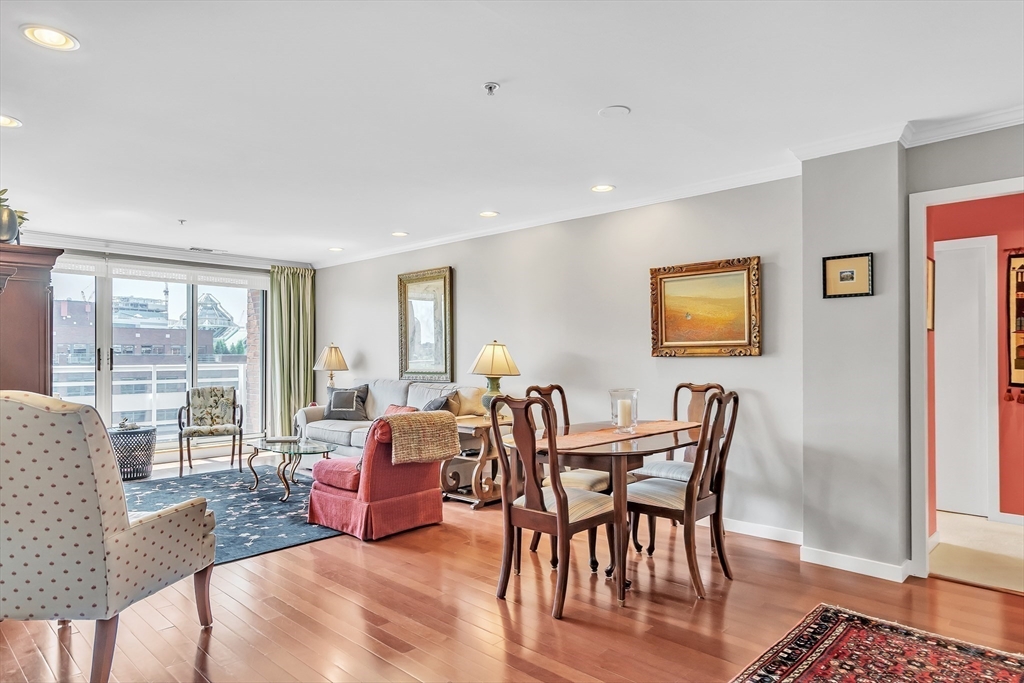 Cambridge, Massachusetts, 02141, United States, 2 Bedrooms Bedrooms, ,2 BathroomsBathrooms,Residential,For Sale,1913406