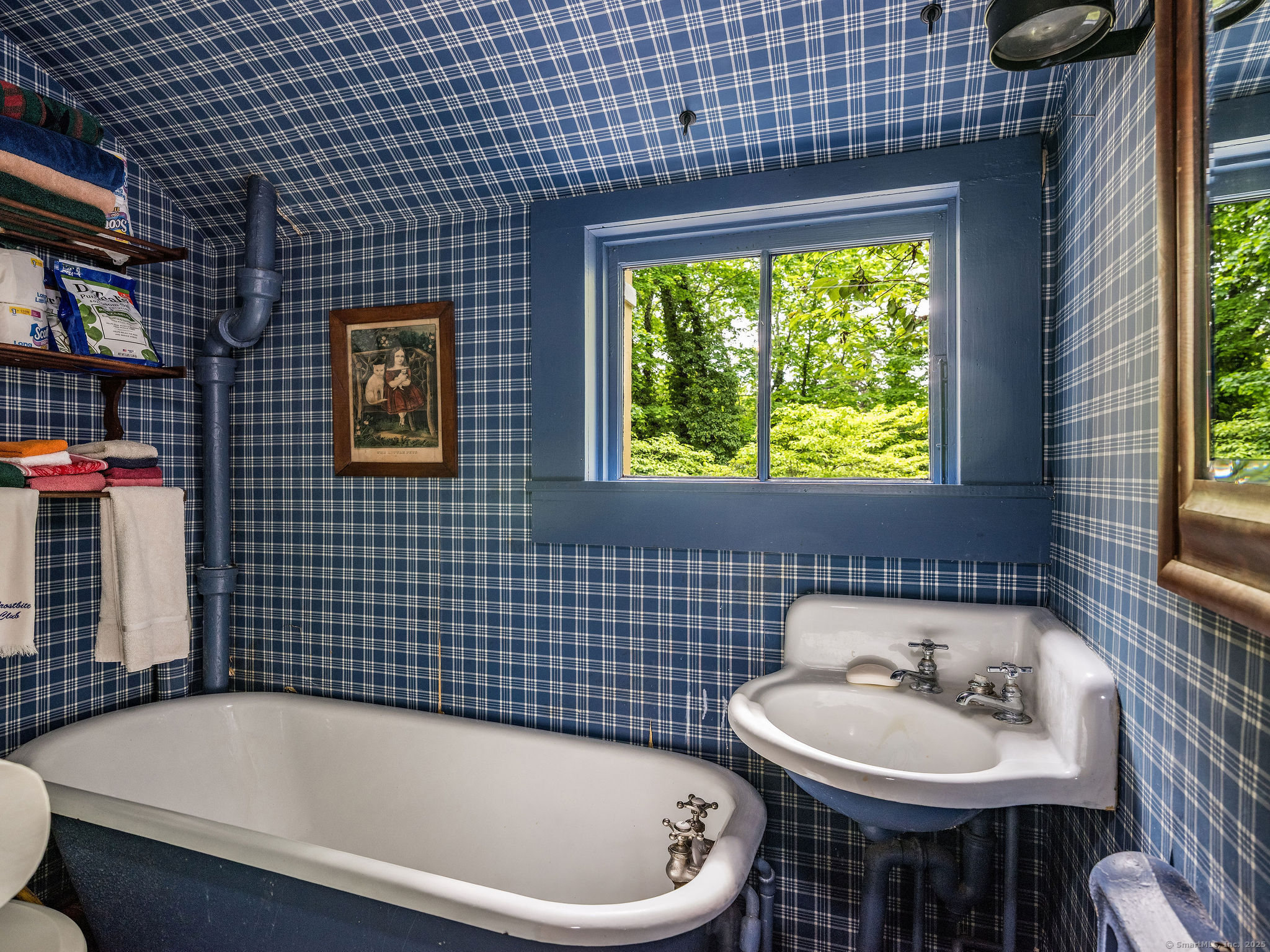 Madison, Connecticut, 06443, United States, 5 Bedrooms Bedrooms, ,4 BathroomsBathrooms,Residential,For Sale,1838358
