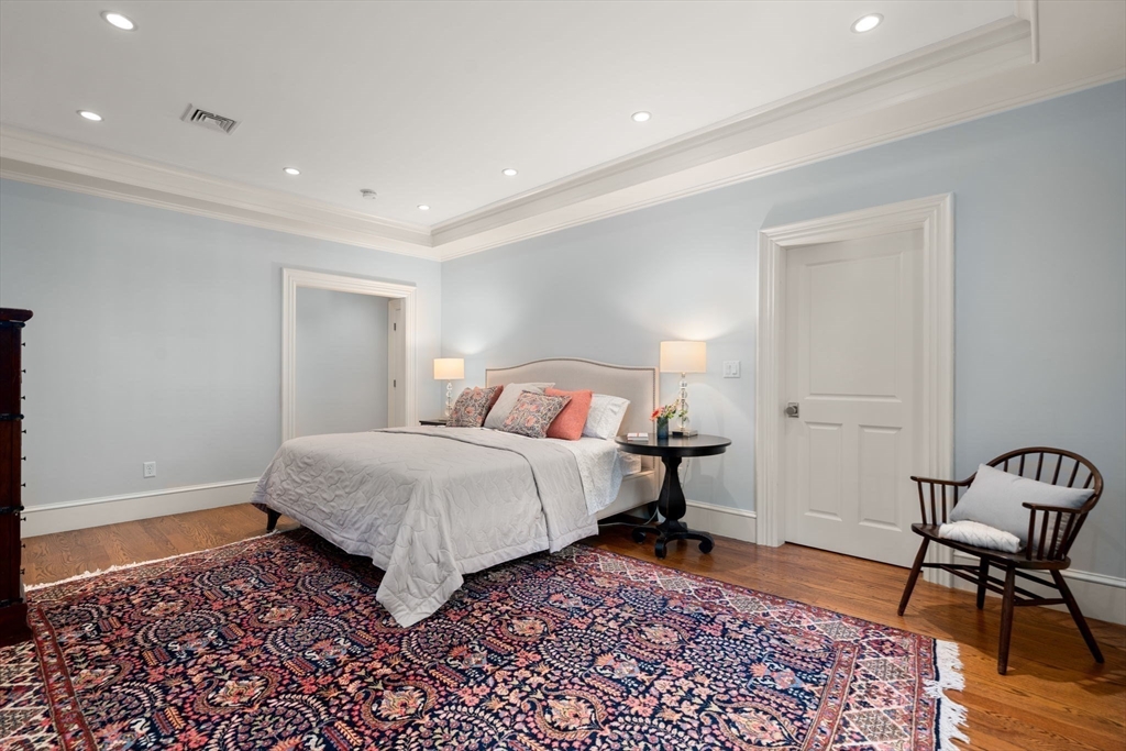 Cambridge, Massachusetts, 02140, United States, 4 Bedrooms Bedrooms, ,4 BathroomsBathrooms,Residential,For Sale,1947050