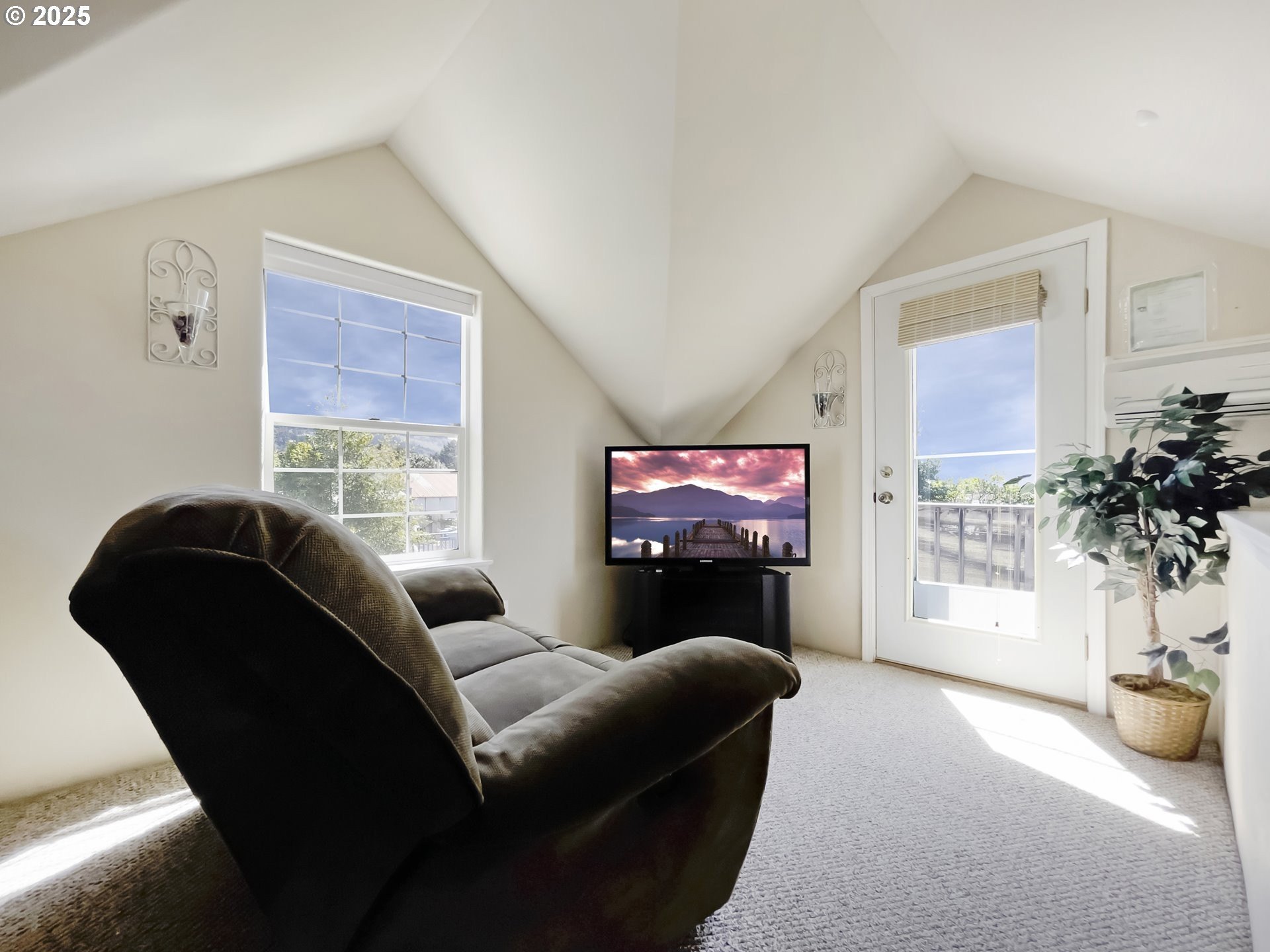 Brookings, Oregon, 97415, United States, 4 Bedrooms Bedrooms, ,2 BathroomsBathrooms,Residential,For Sale,1921792