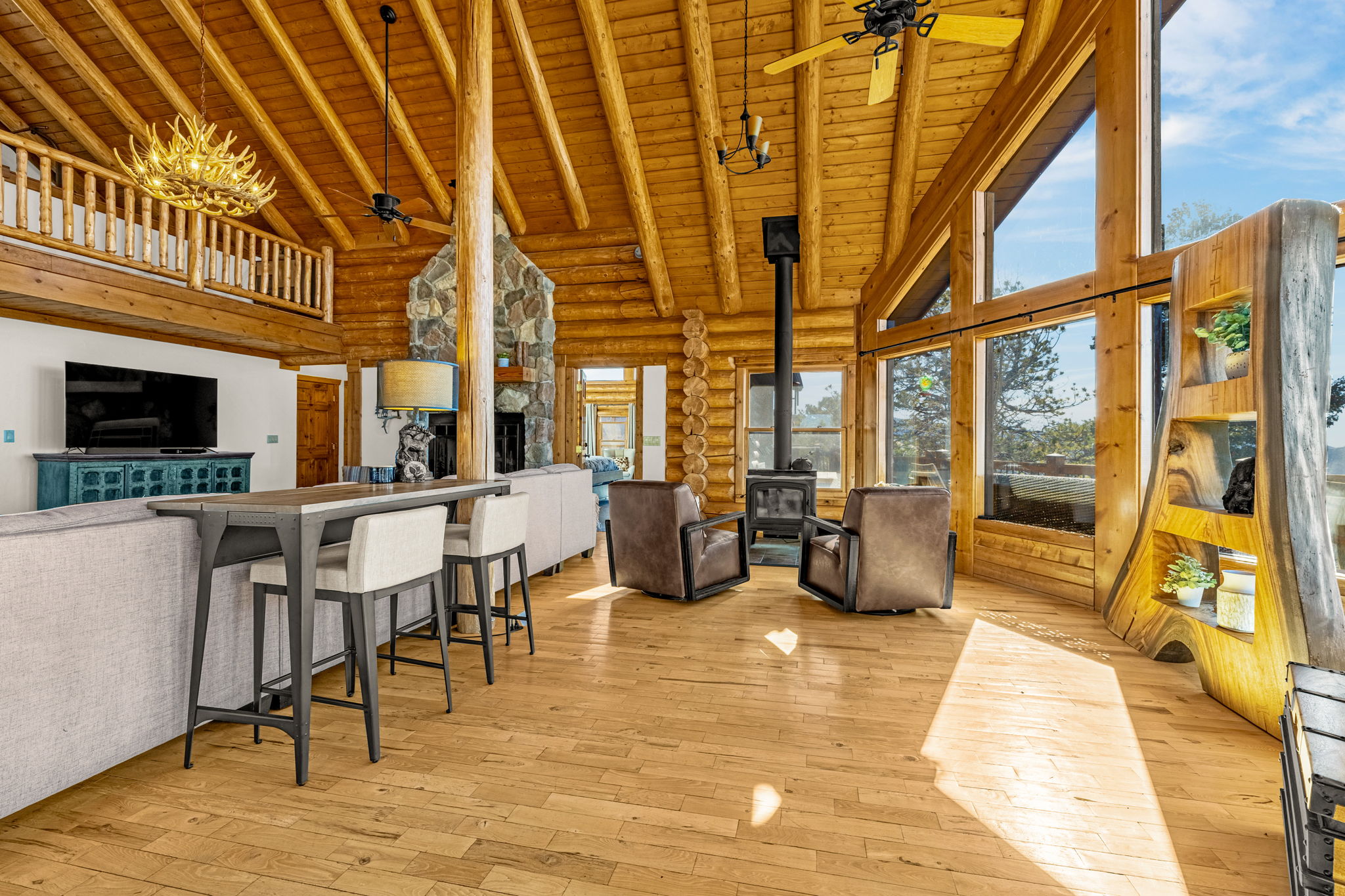 Cripple Creek, Colorado, 80813, United States, 3 Bedrooms Bedrooms, ,3 BathroomsBathrooms,Residential,For Sale,1997050