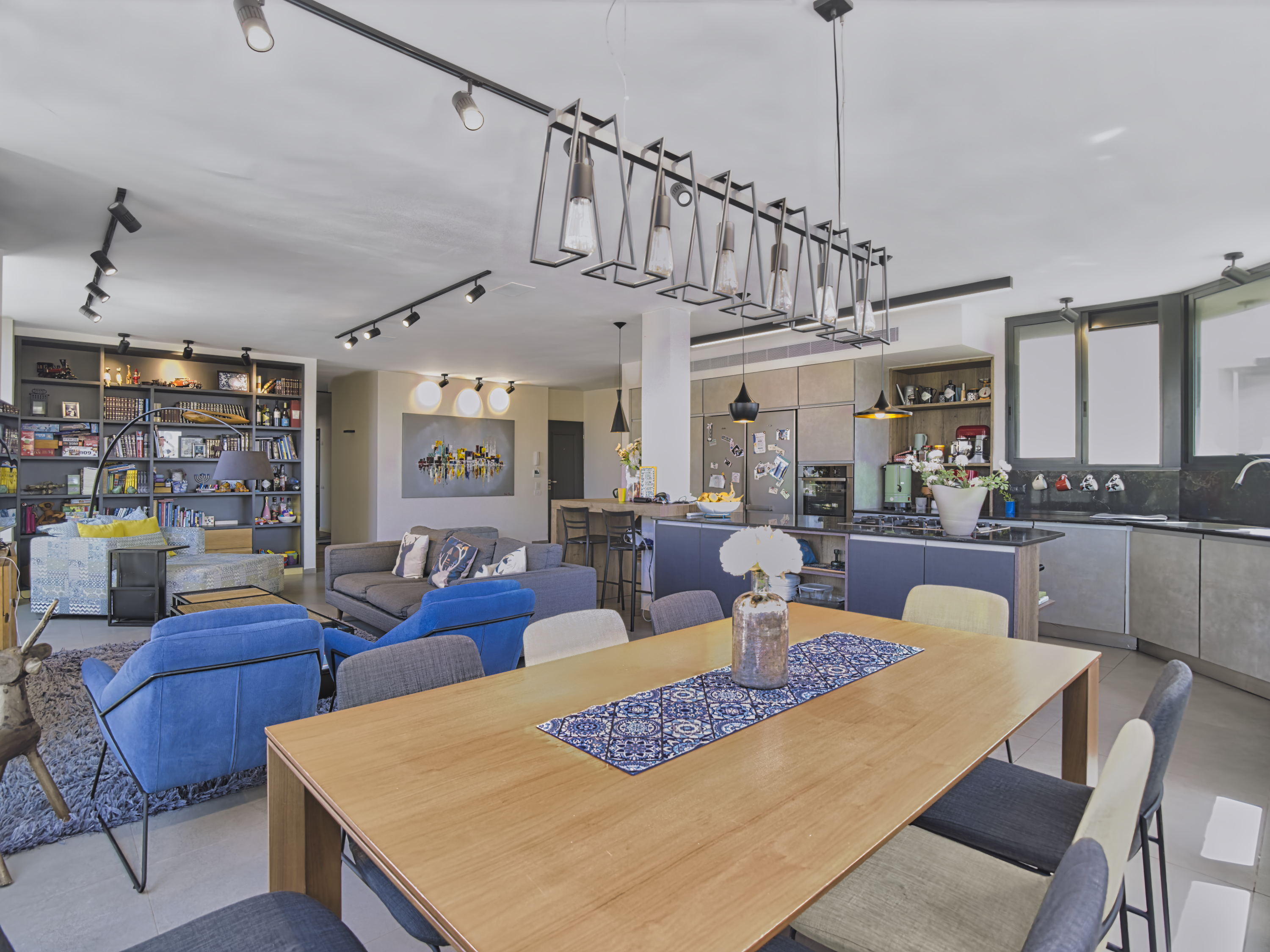  Exceptional Penthouse with Expansive Private Rooftop  Old North - 物件實景
