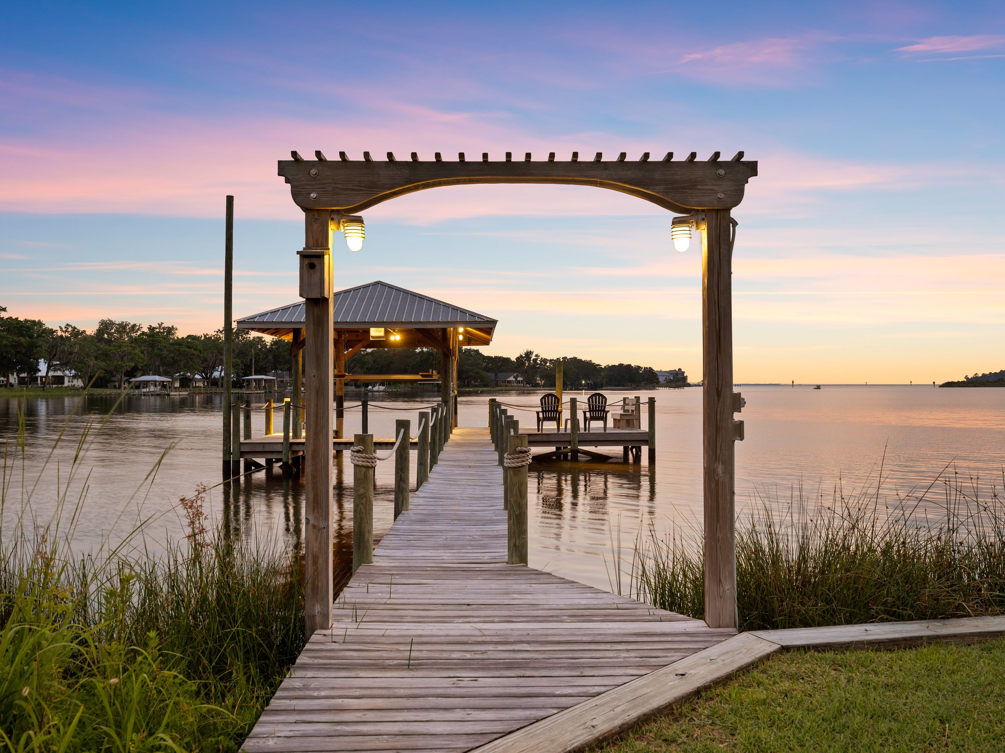  A Once-in-a-Generation Waterfront Estate with 725 Feet Bayou-Frontage - 物件實景