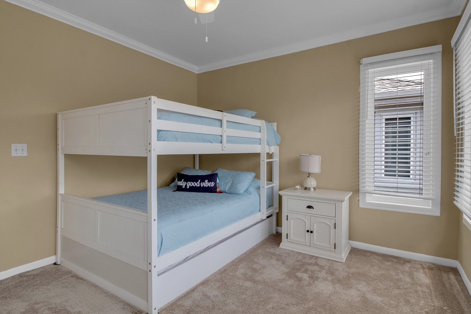 Longboat Key, Florida, 34228, United States, 2 Bedrooms Bedrooms, ,3 BathroomsBathrooms,Residential,For Sale,1923234