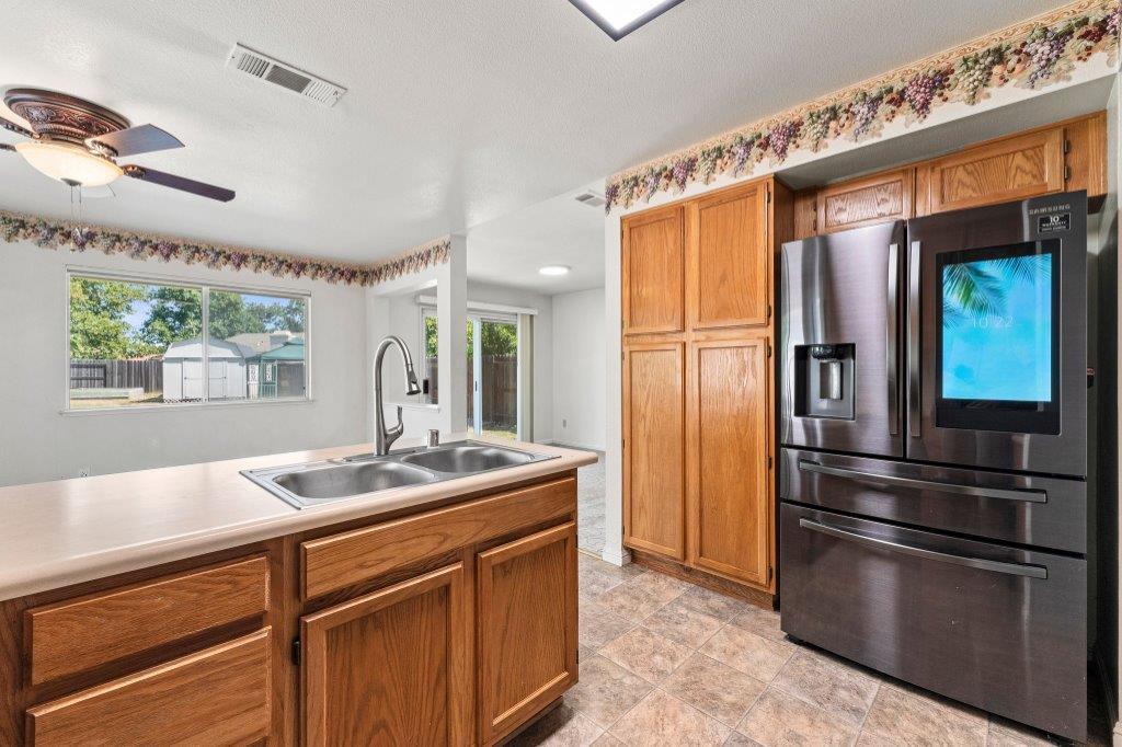 Elk Grove, California, 95758, United States, 3 Bedrooms Bedrooms, ,3 BathroomsBathrooms,Residential,For Sale,1900592