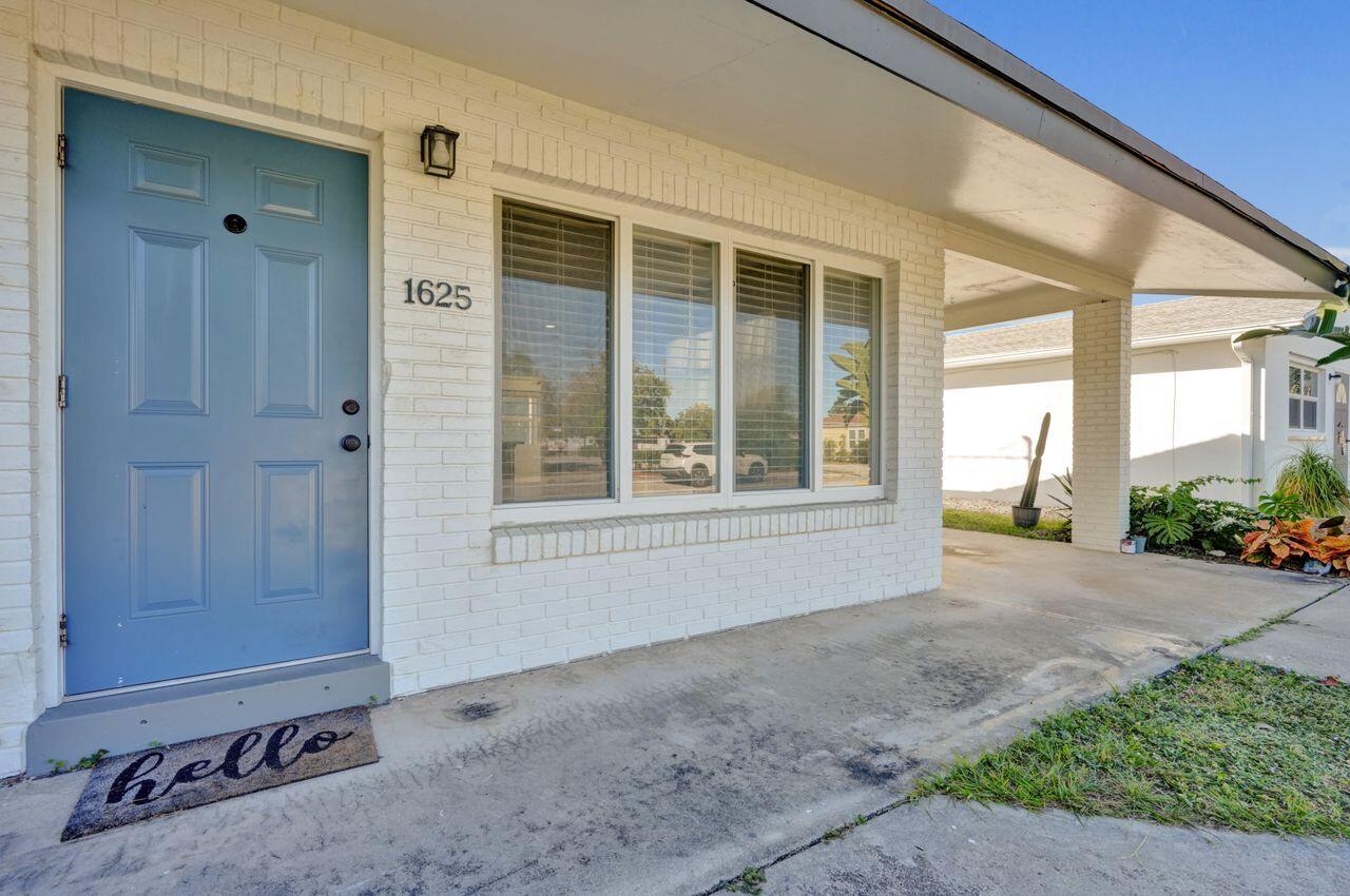 Lake Worth Beach, Florida, 33460, United States, 3 Bedrooms Bedrooms, ,2 BathroomsBathrooms,Residential,For Sale,1992911