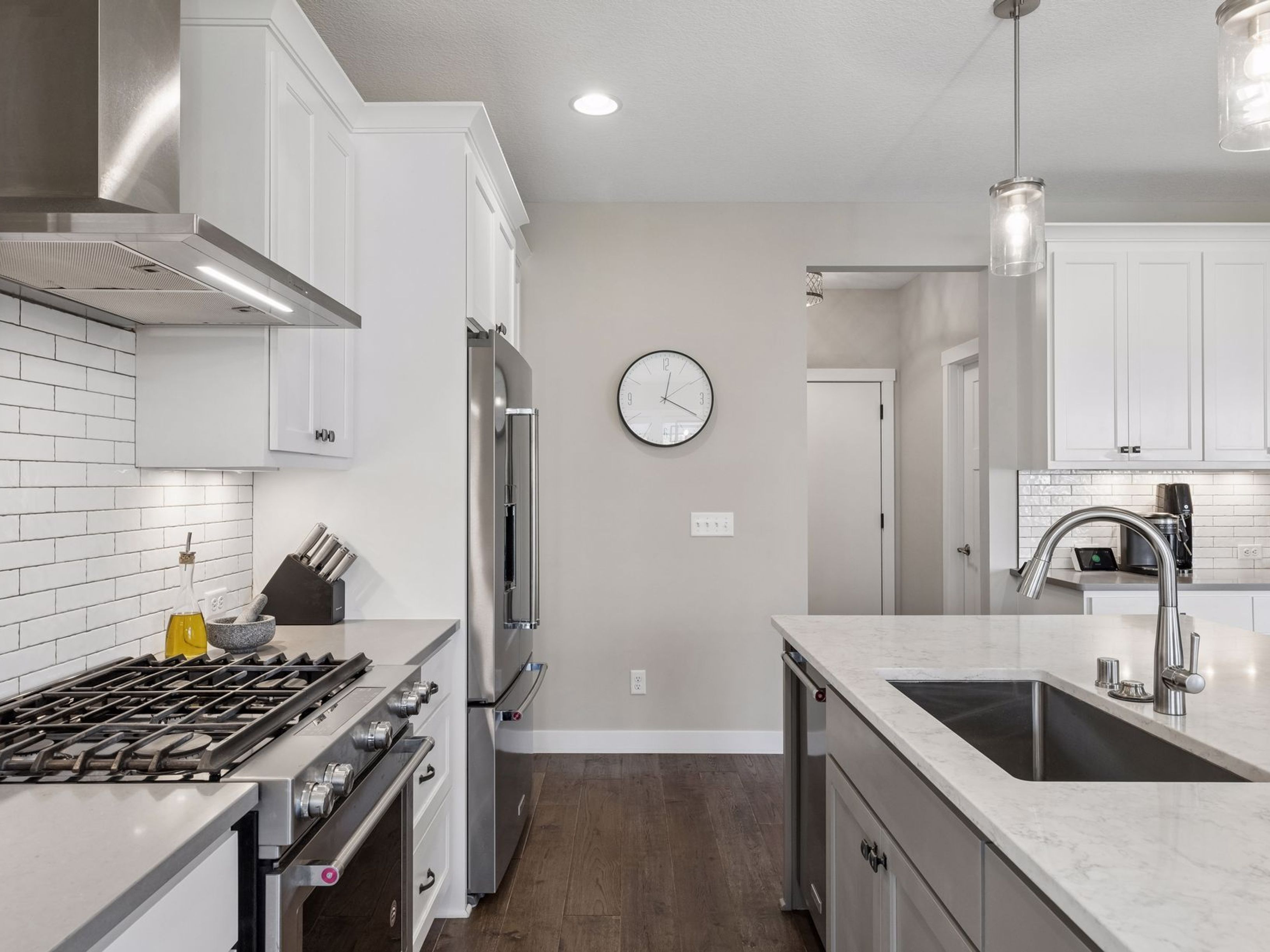  Luxury Living in Desirable Brown’s Creek Cove - 物件實景