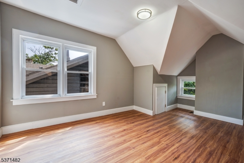 Newark City, New Jersey, 07103, United States, 6 Bedrooms Bedrooms, ,3 BathroomsBathrooms,Residential,For Sale,2002915