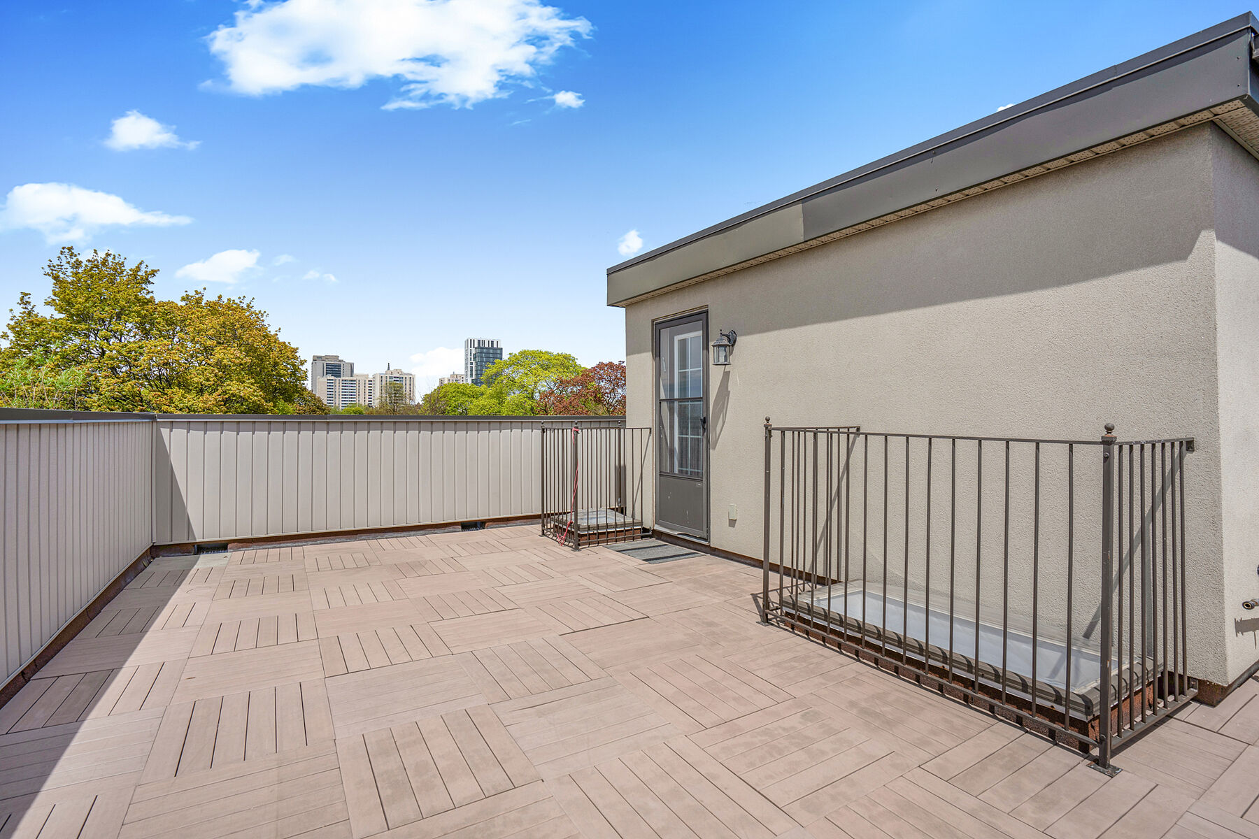  Rare Forest Hill Townhome - 物件實景