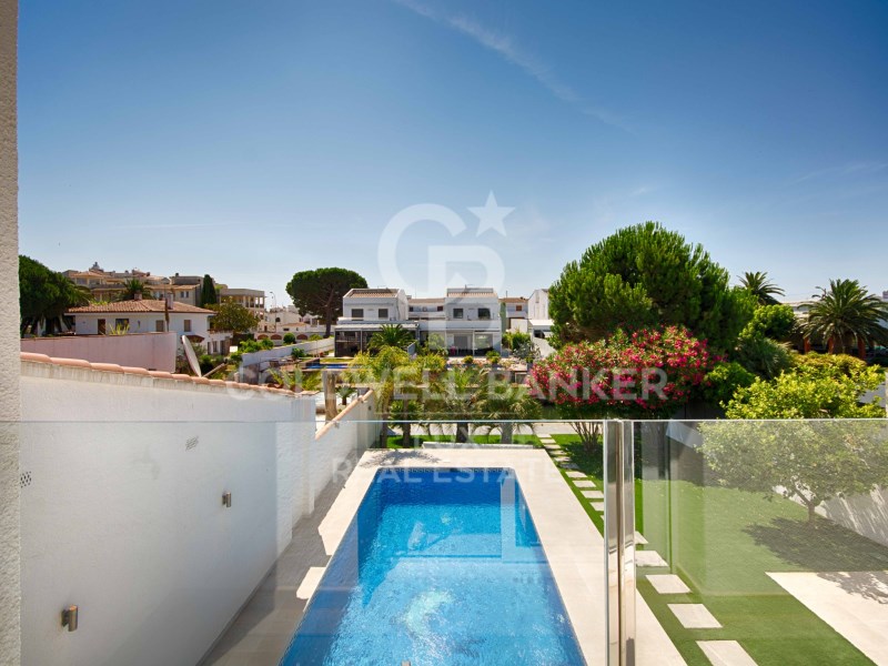 Girona, Empuriabrava, Cap Ras - Creus - Falconera, Empuriabrava, Catalonia, ES, 3 Bedrooms Bedrooms, ,2 BathroomsBathrooms,Residential,For Sale,Girona, Empuriabrava, Cap Ras - Creus - Falconera,1448905