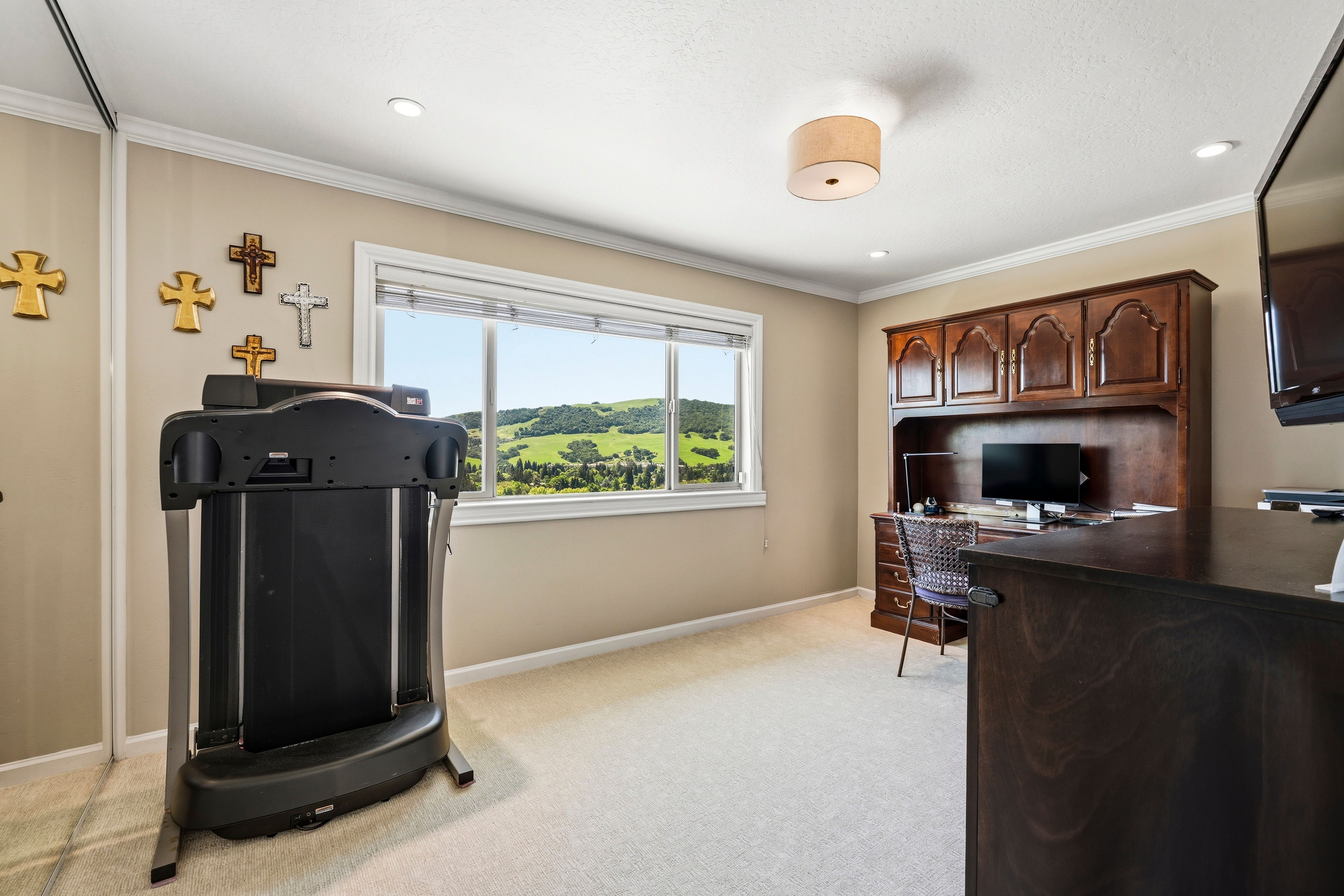  Million Dollar Views and Timeless Elegance in This Exceptional Residence - 物件實景