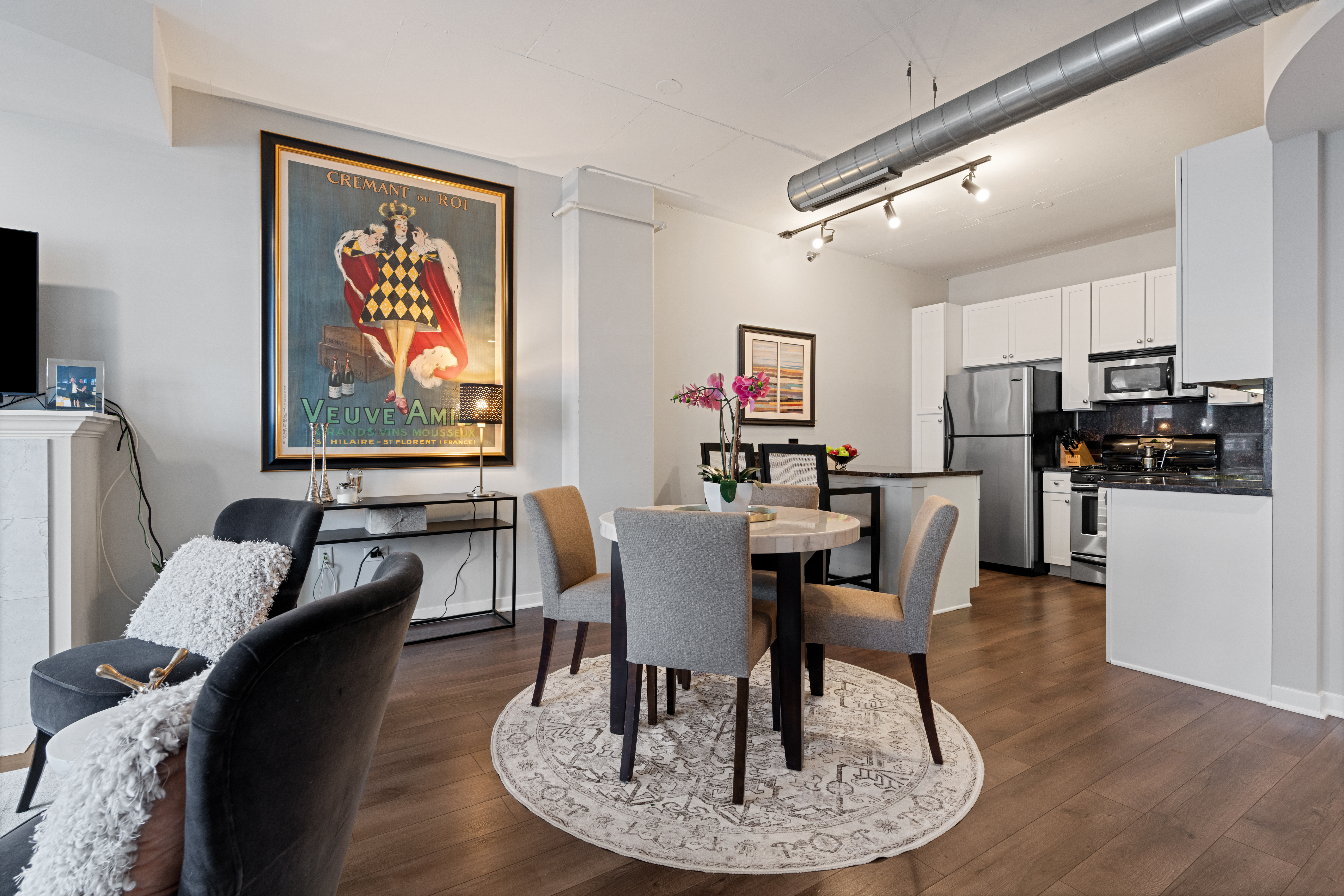  Spacious and Bright One Bedroom Condo in Perfect West Loop Location - 物件實景