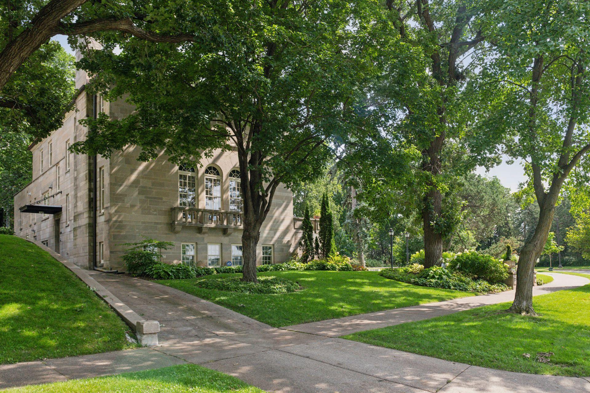 Minneapolis, Minnesota, 55405, United States, 5 Bedrooms Bedrooms, ,4 BathroomsBathrooms,Residential,For Sale,1989086