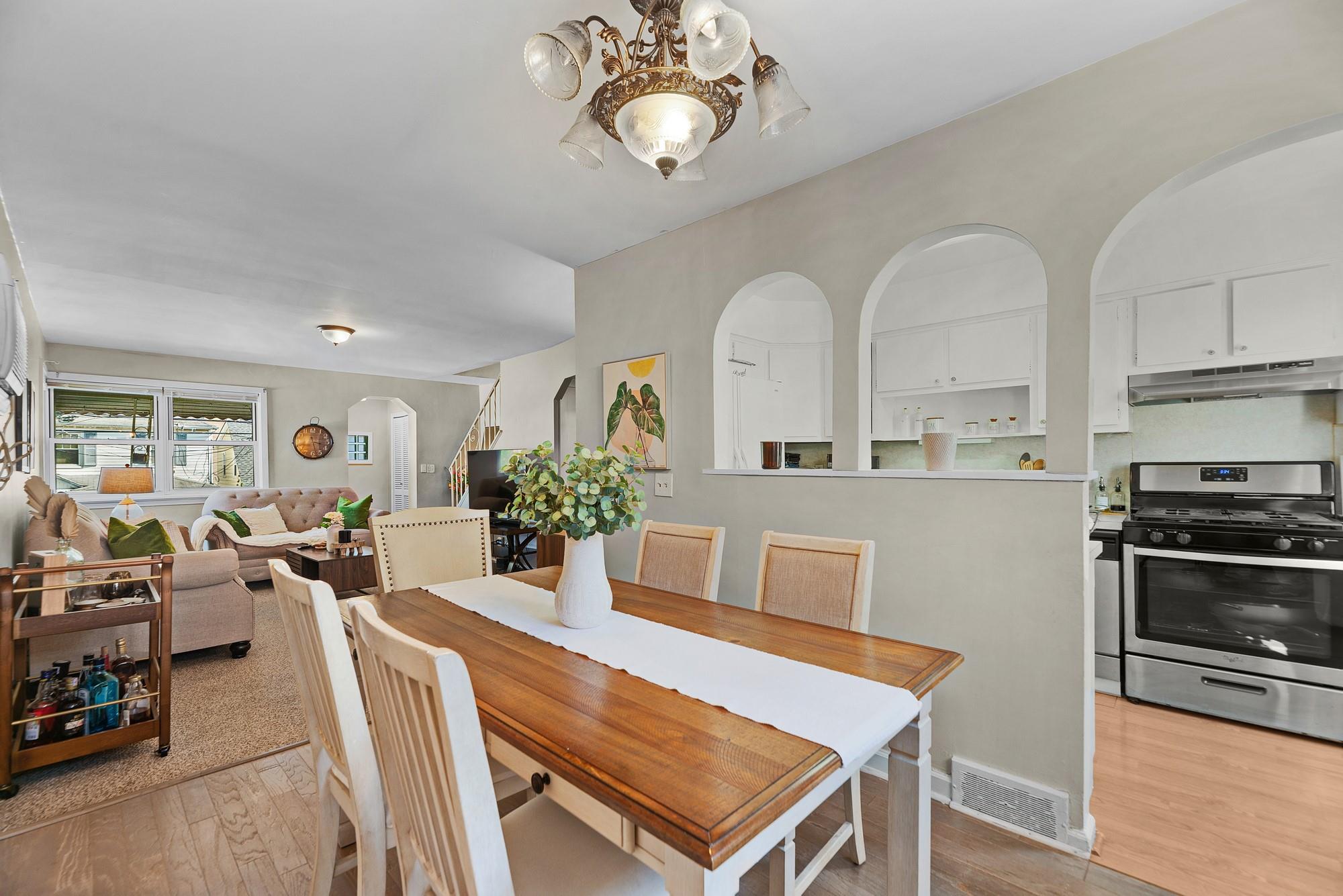 Yonkers, New York, 10704, United States, 3 Bedrooms Bedrooms, ,3 BathroomsBathrooms,Residential,For Sale,1796688