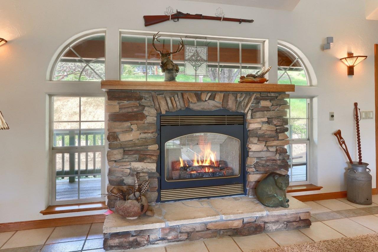 Mariposa, California, 95338, United States, 3 Bedrooms Bedrooms, ,3 BathroomsBathrooms,Residential,For Sale,1988847