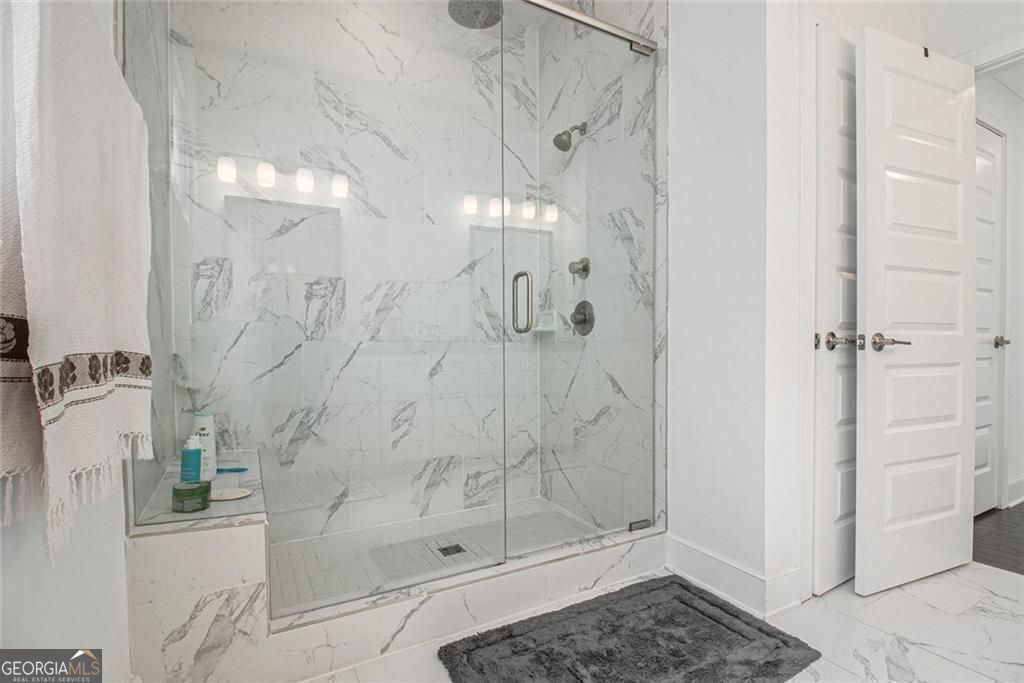 Atlanta, Georgia, 30324, United States, 4 Bedrooms Bedrooms, ,5 BathroomsBathrooms,Residential,For Sale,1909913