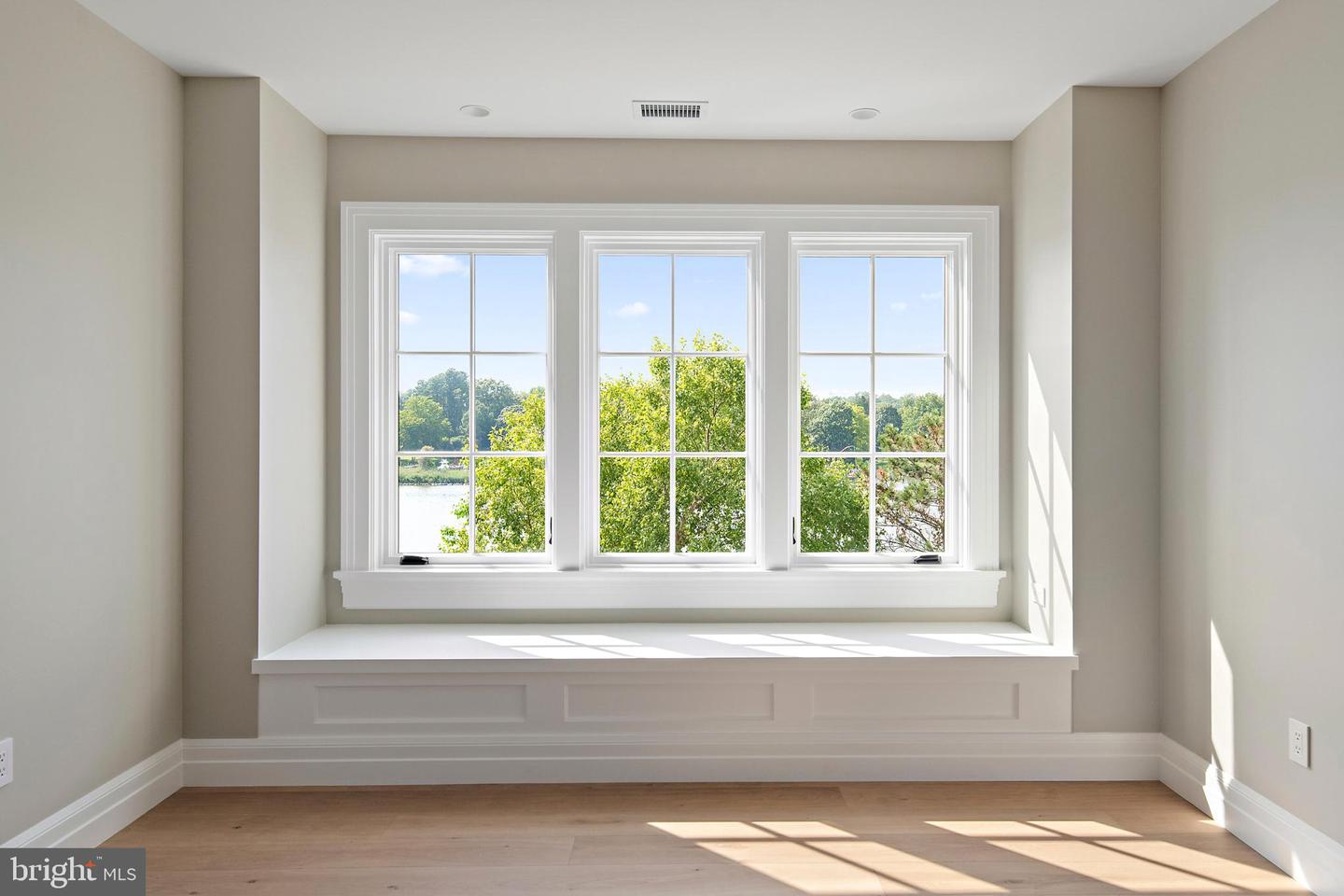 Annapolis, Maryland, 21403, United States, 4 Bedrooms Bedrooms, ,6 BathroomsBathrooms,Residential,For Sale,1940452
