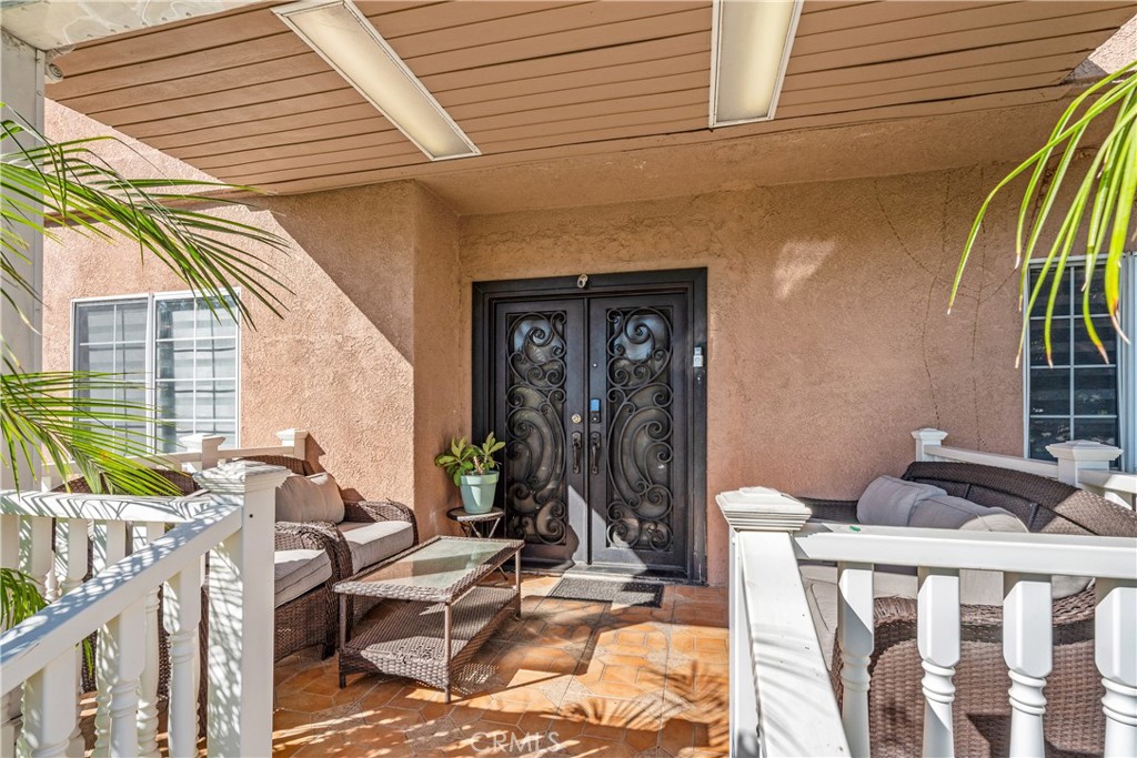 Valley Glen, California, 91401, United States, 4 Bedrooms Bedrooms, ,4 BathroomsBathrooms,Residential,For Sale,1990923