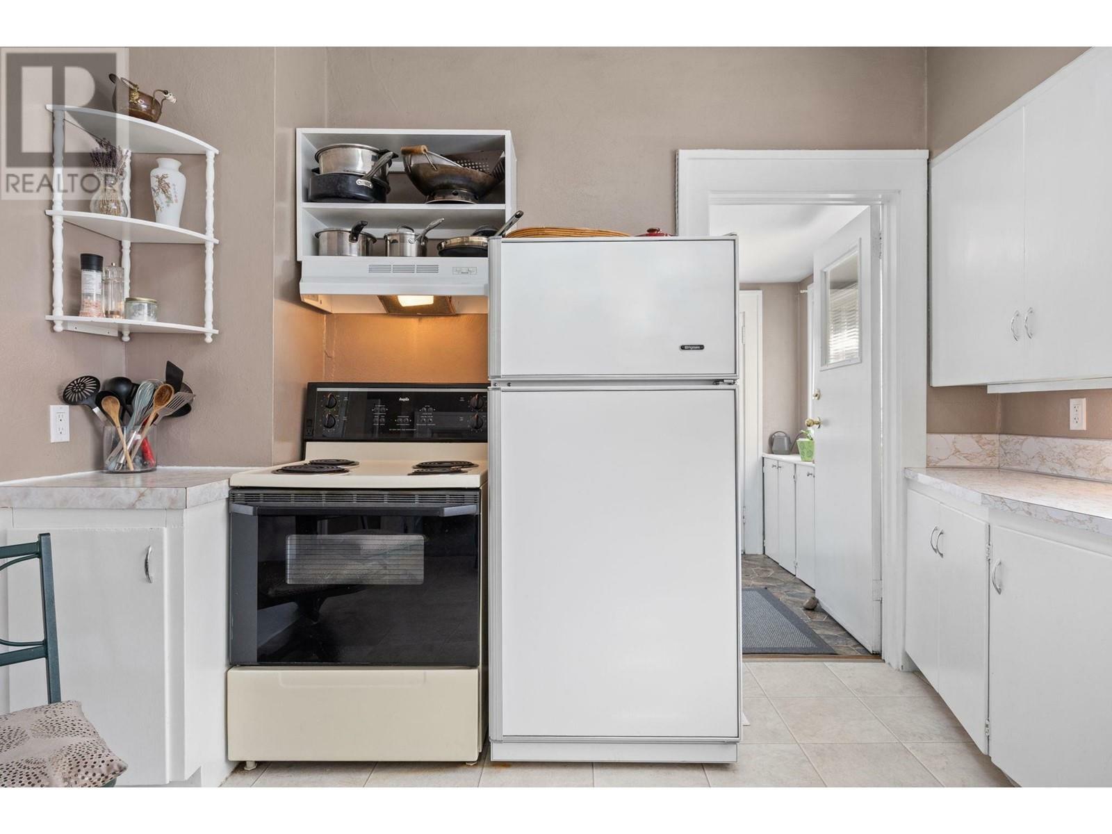 KELOWNA, British Columbia, V1Y 1A7, CA, 2 Bedrooms Bedrooms, ,1 BathroomBathrooms,Residential,For Sale,1837740