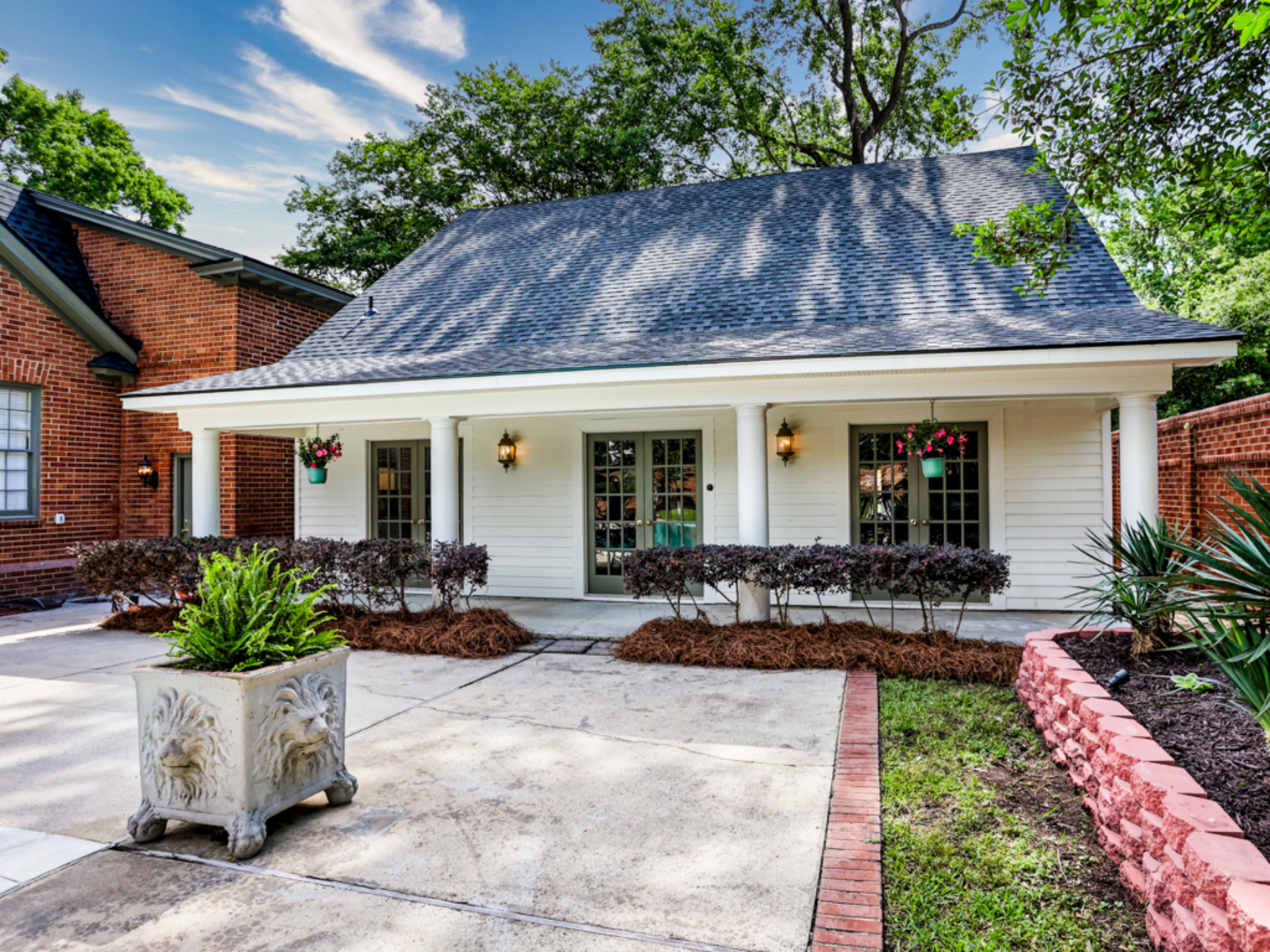  Grand Colonial Estate is Rare Find in the Heart of Midtown - 物件實景