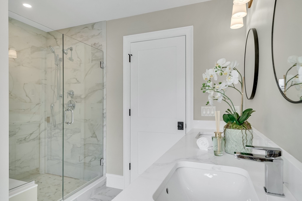 Lexington, Massachusetts, 02420, United States, 5 Bedrooms Bedrooms, ,6 BathroomsBathrooms,Residential,For Sale,1995859