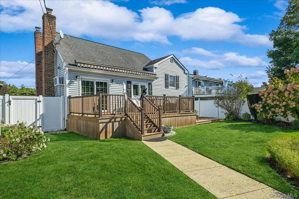 North Bellmore, New York, 11710, United States, 3 Bedrooms Bedrooms, ,2 BathroomsBathrooms,Residential,For Sale,1991697