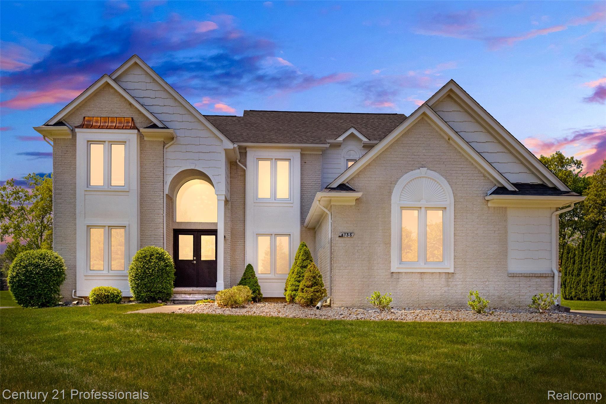 LakeOrion, Michigan, 48359, United States, 4 Bedrooms Bedrooms, ,3 BathroomsBathrooms,Residential,For Sale,1973715