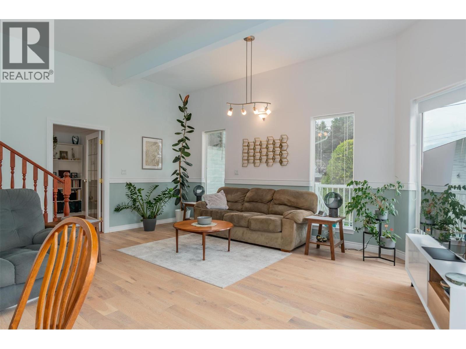 CASTLEGAR, British Columbia, V1N 2S5, CA, 5 Bedrooms Bedrooms, ,3 BathroomsBathrooms,Residential,For Sale,1918306