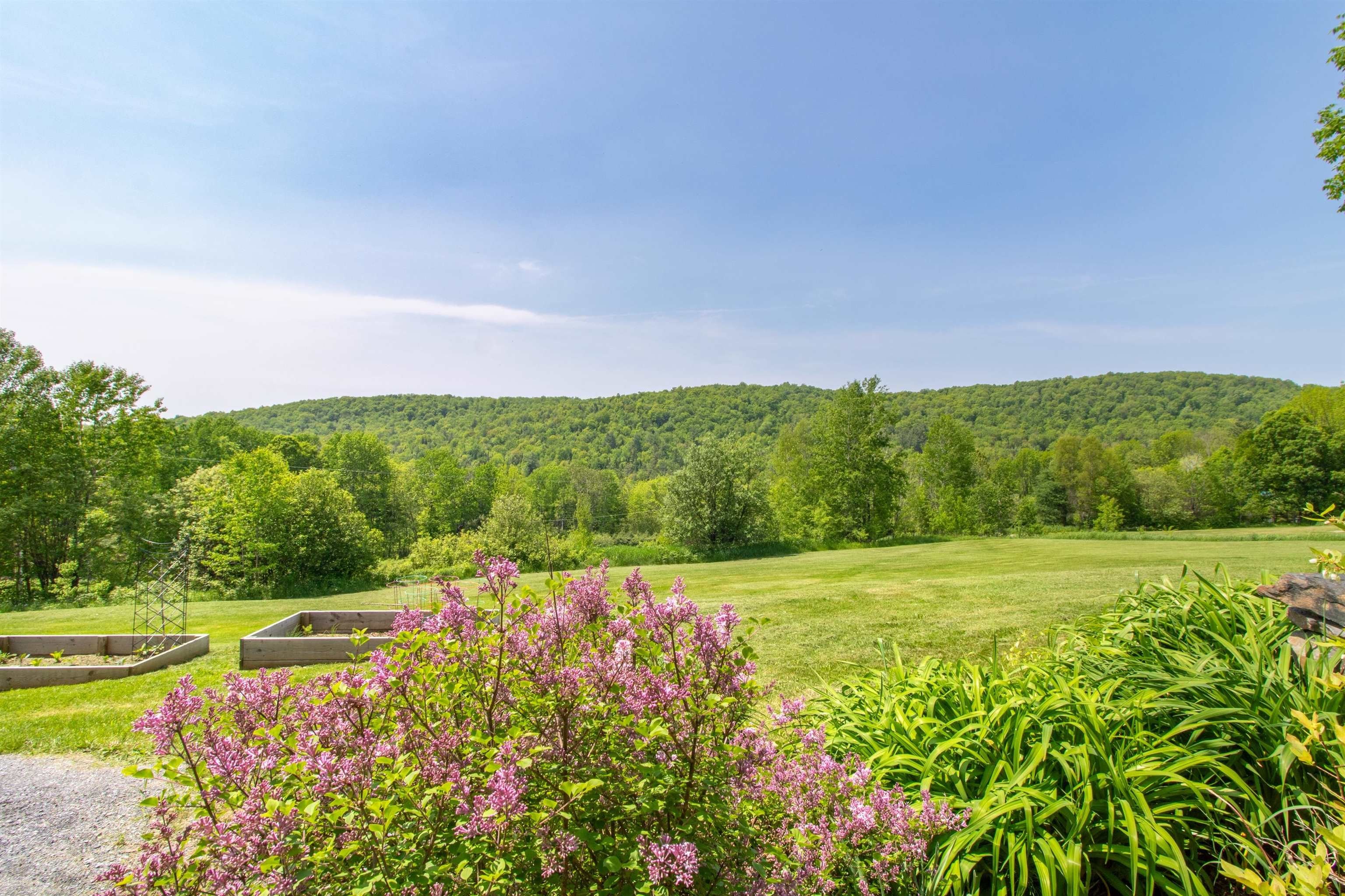 Kirby, Vermont, 05851, United States, 5 Bedrooms Bedrooms, ,3 BathroomsBathrooms,Residential,For Sale,2036584