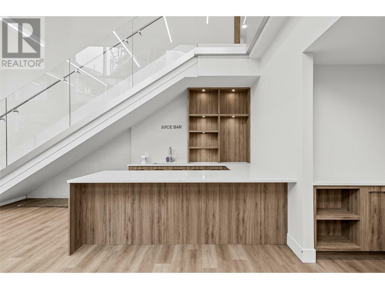 KELOWNA, British Columbia, V1W 3L2, CA, 1 Bedroom Bedrooms, ,1 BathroomBathrooms,Residential,For Sale,1839166