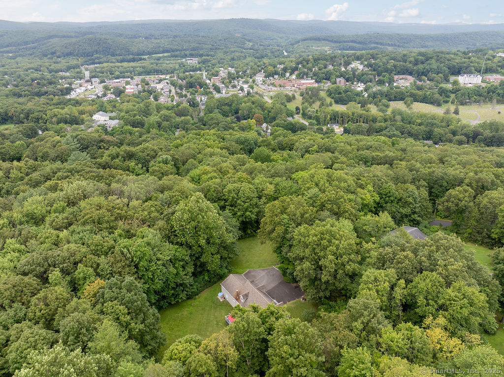 New Milford, Connecticut, 06776, United States, 4 Bedrooms Bedrooms, ,3 BathroomsBathrooms,Residential,For Sale,1926177