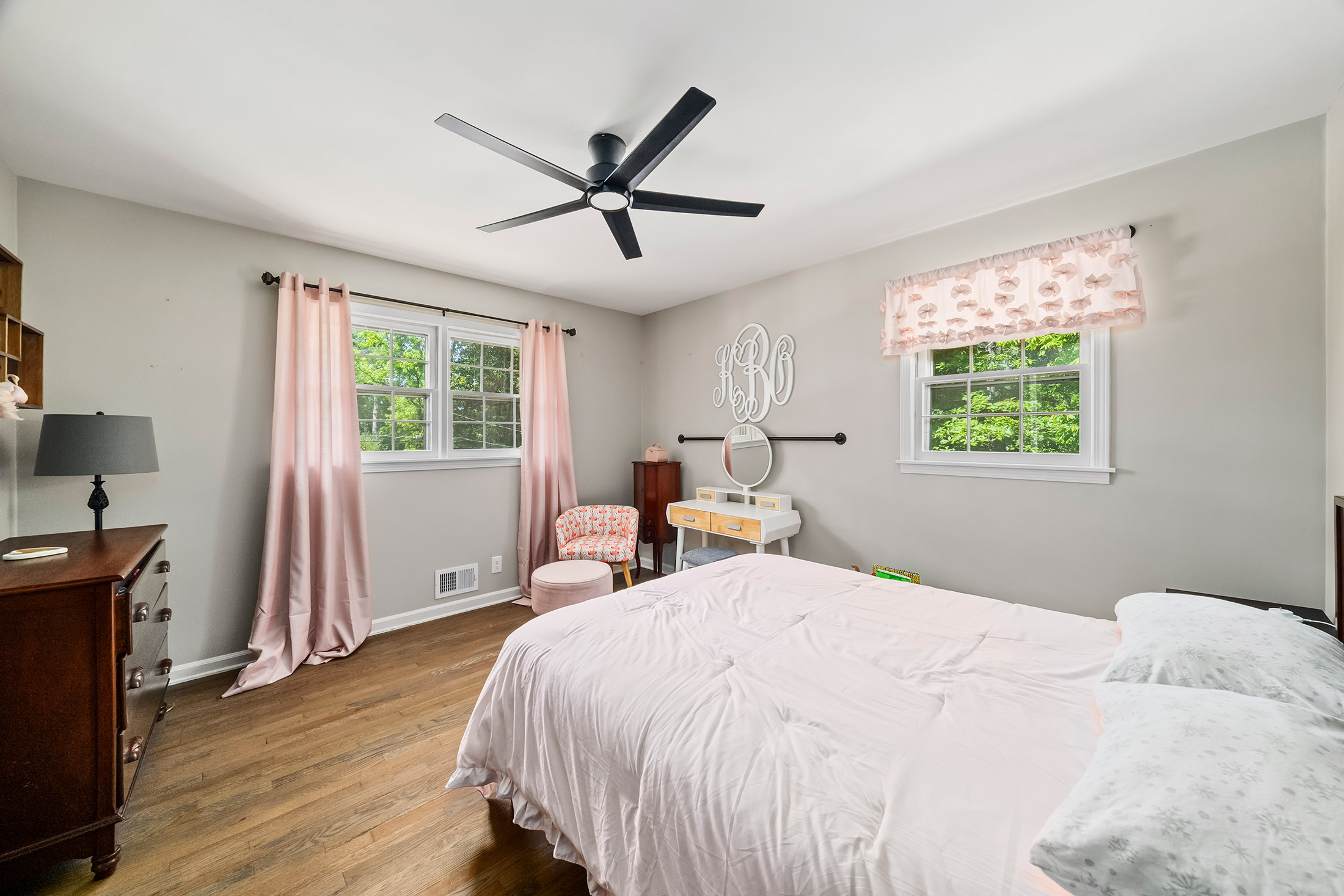  Beautifully Renovated Split-Level Ranch in Smoke Rise - 物件實景