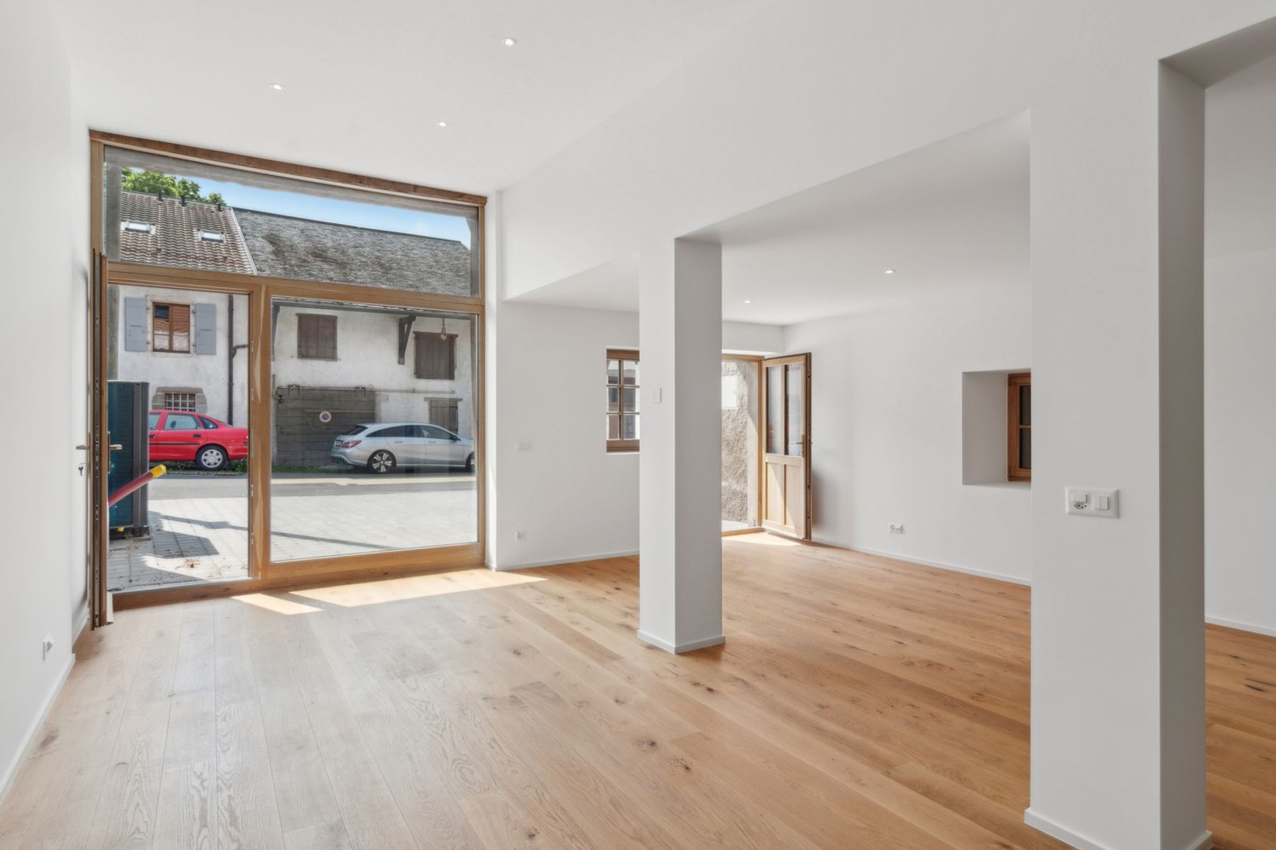  OFF-MARKET: FULLY RENOVATED VILLAGE HOUSE - LUXURY MATERIALS - 物件實景