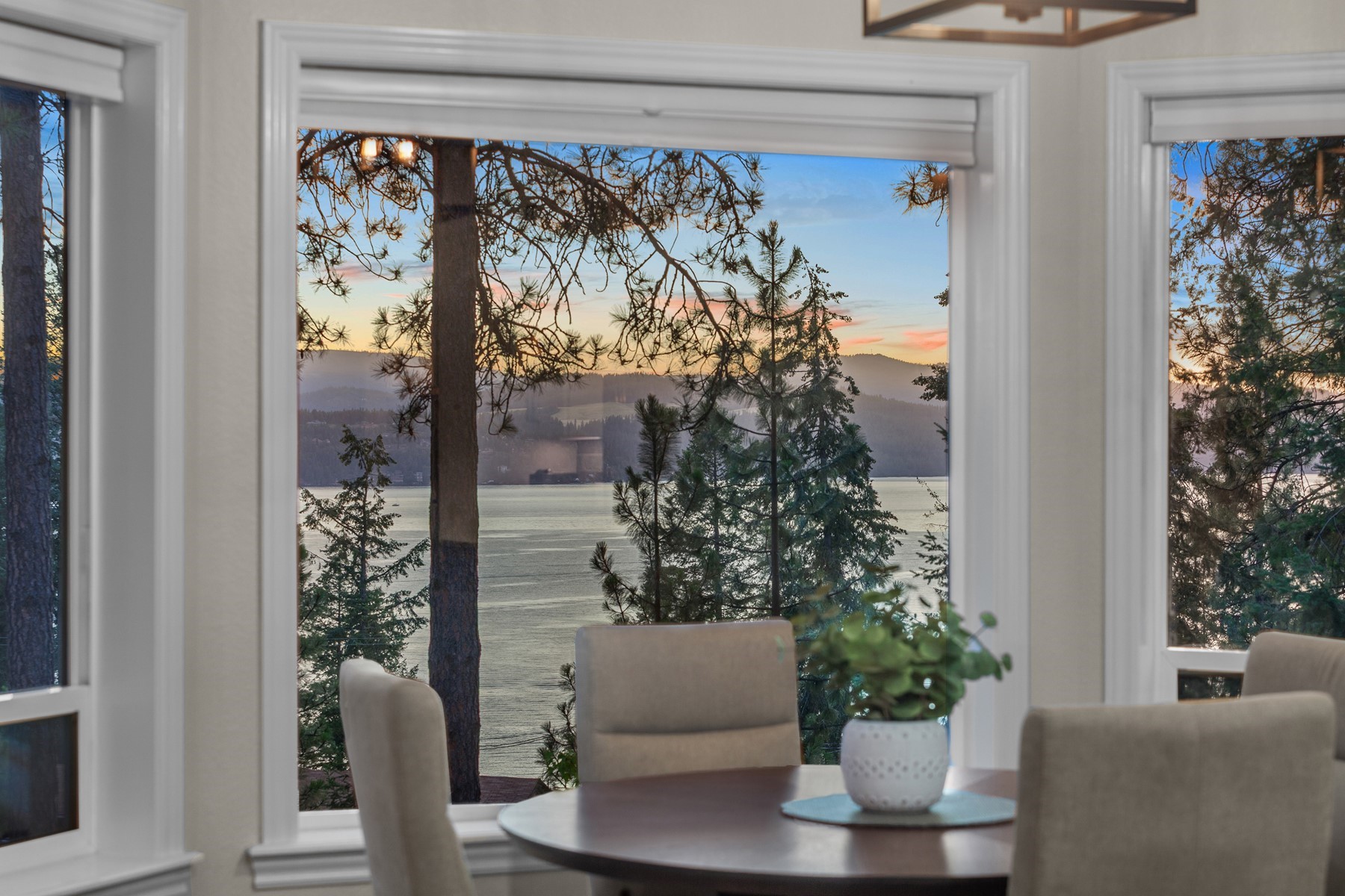  Lakeview Mountain Modern - 物件實景