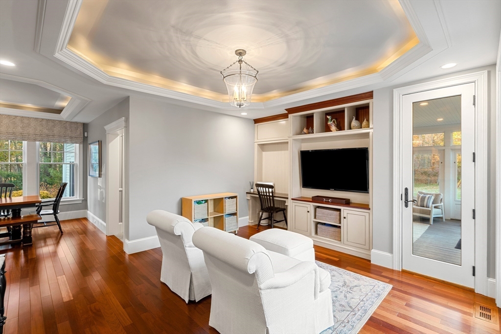 Boxford, Massachusetts, 01921, United States, 5 Bedrooms Bedrooms, ,7 BathroomsBathrooms,Residential,For Sale,1987688