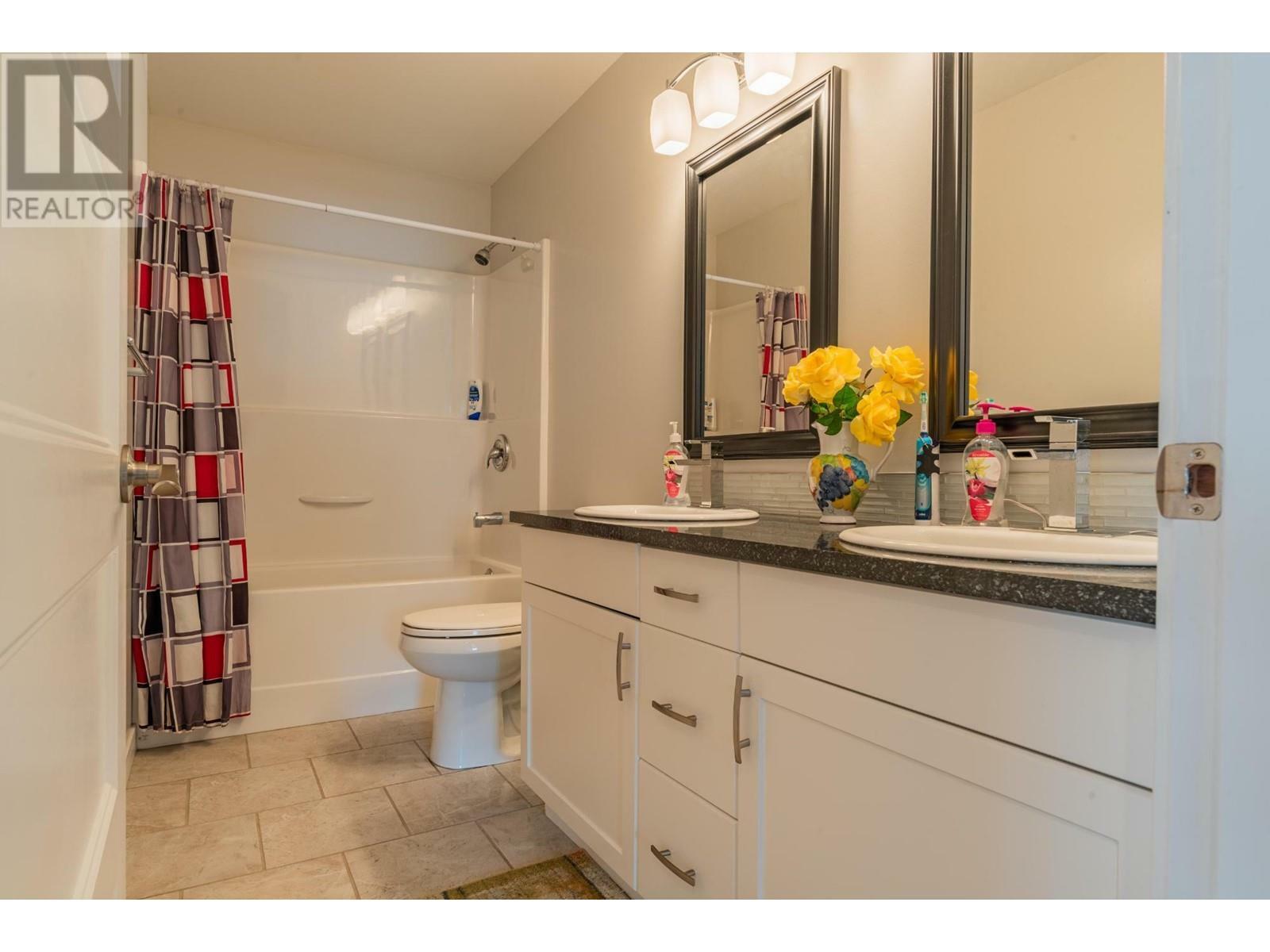 CASTLEGAR, British Columbia, V1N 4X8, CA, 4 Bedrooms Bedrooms, ,2 BathroomsBathrooms,Residential,For Sale,1839232