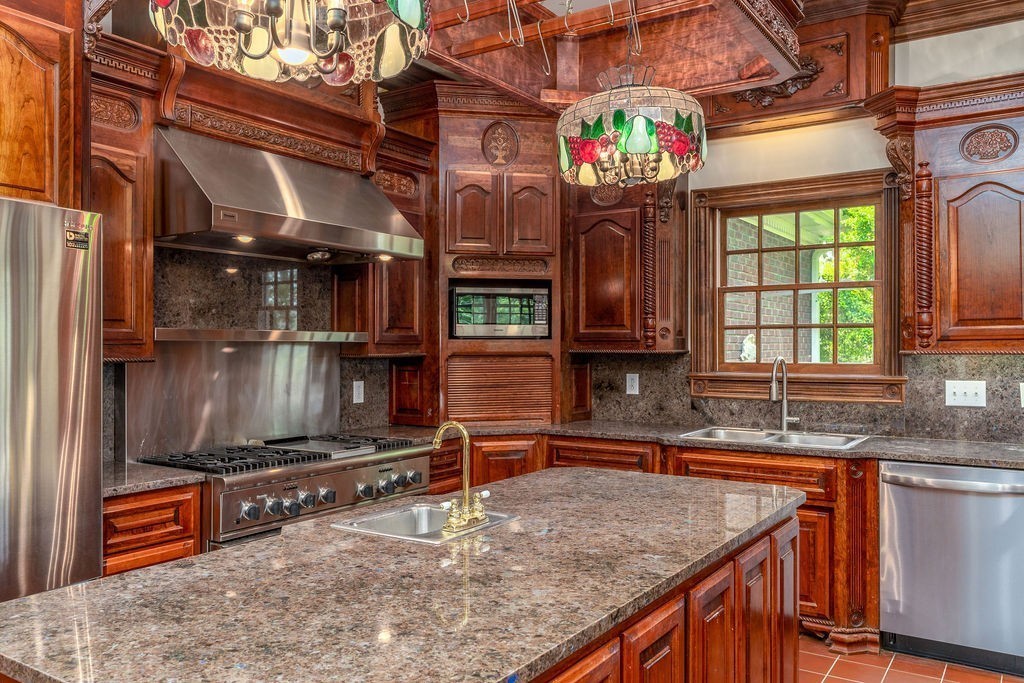 Clarksville, Tennessee, 37043, United States, 7 Bedrooms Bedrooms, ,7 BathroomsBathrooms,Residential,For Sale,1999210