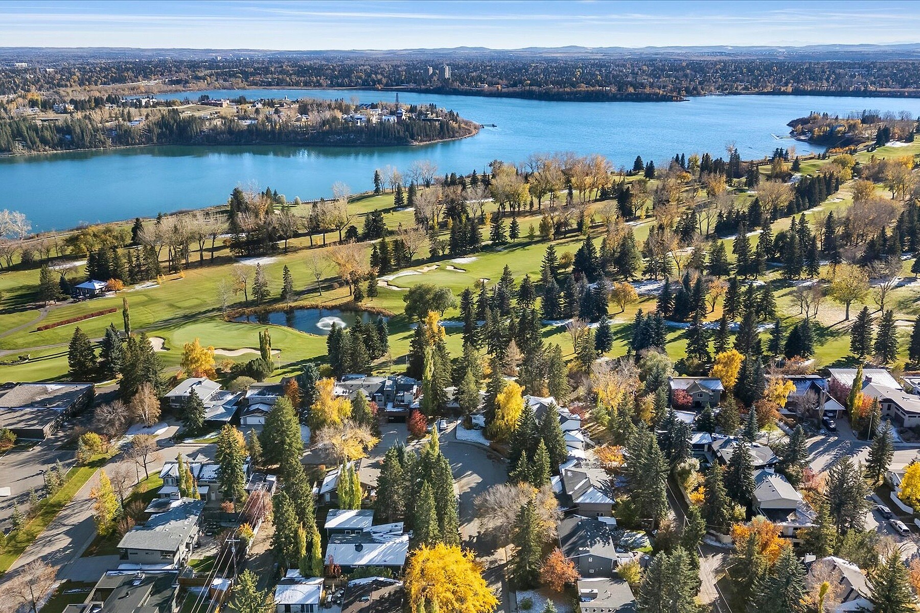  6526 Laurentian Way SW - 物件實景