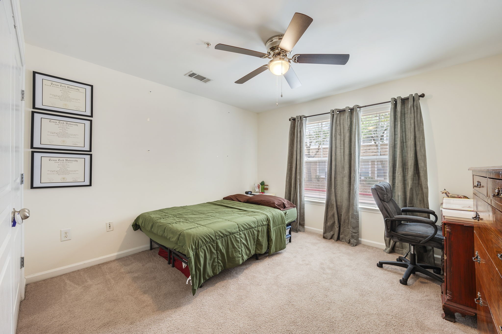  1725 Harvey Mitchell Parkway S #1814 - 物件實景