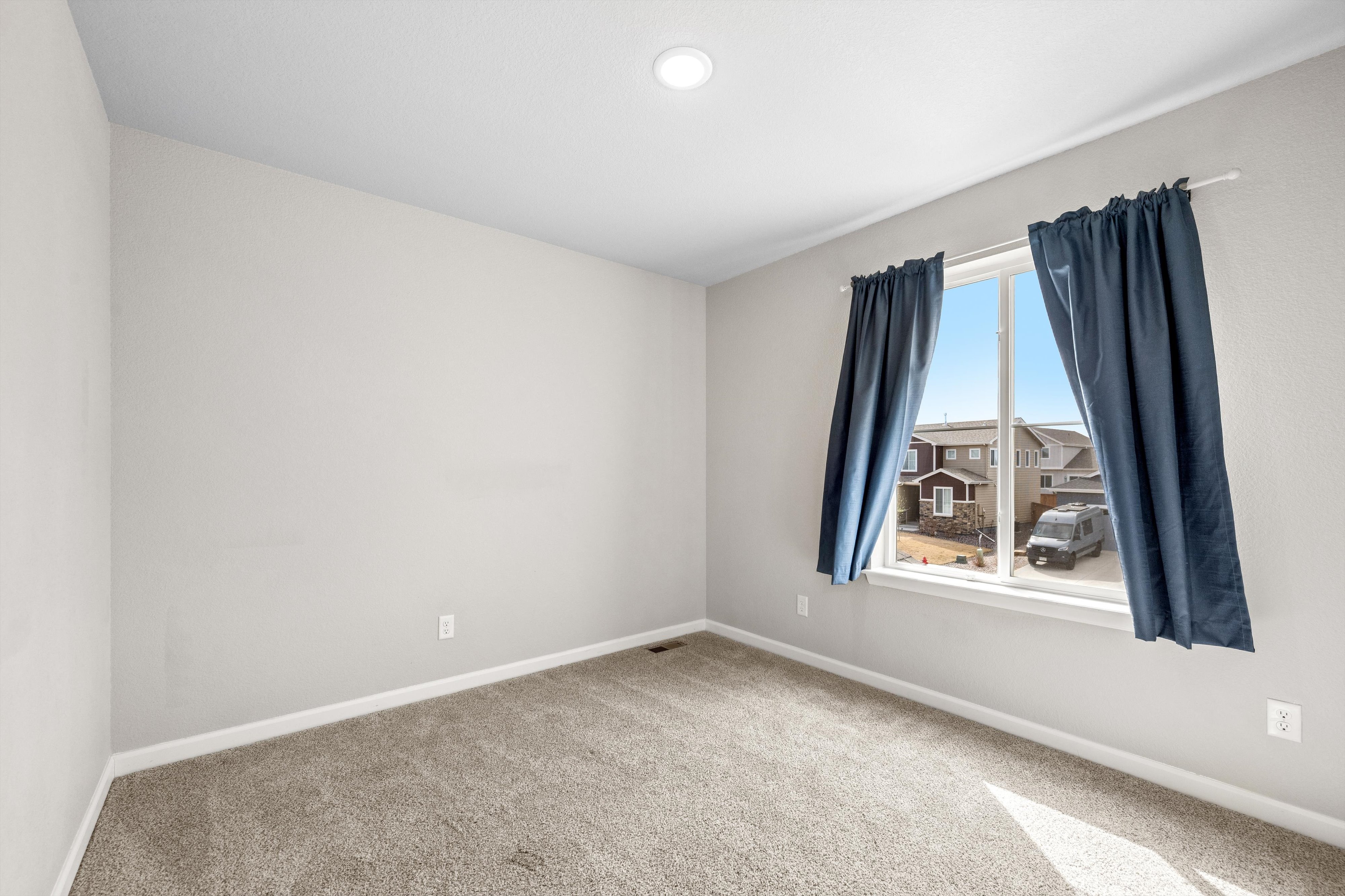  Beautifully Designed 4-Bedroom, 4-Bath Home - 物件實景