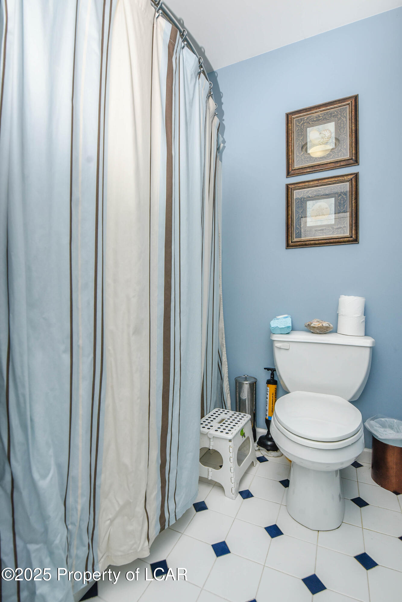 Dallas, Pennsylvania, 18612, United States, 4 Bedrooms Bedrooms, ,3 BathroomsBathrooms,Residential,For Sale,2005553