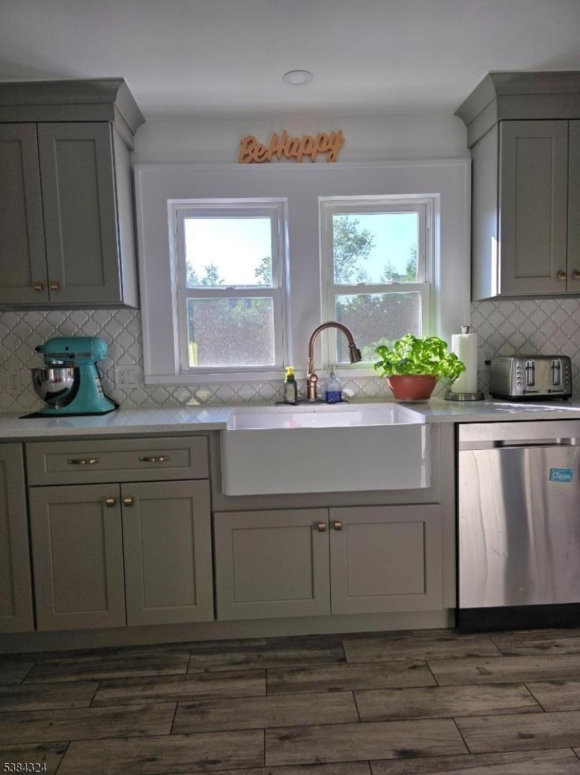 Elizabeth City, New Jersey, 07208, United States, 4 Bedrooms Bedrooms, ,4 BathroomsBathrooms,Residential,For Sale,1951009